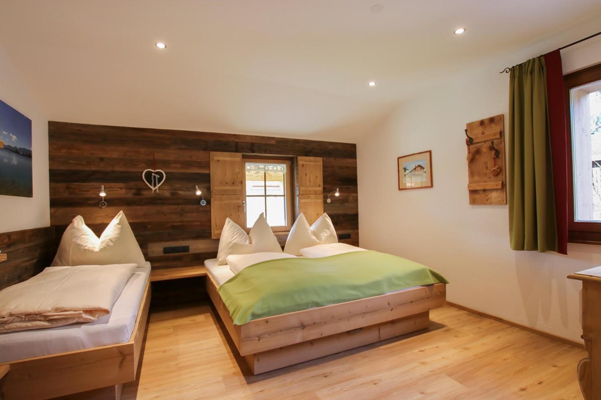 Two-Bedroom Apartment with Balcony and Mountain View (4-5 Adults)
