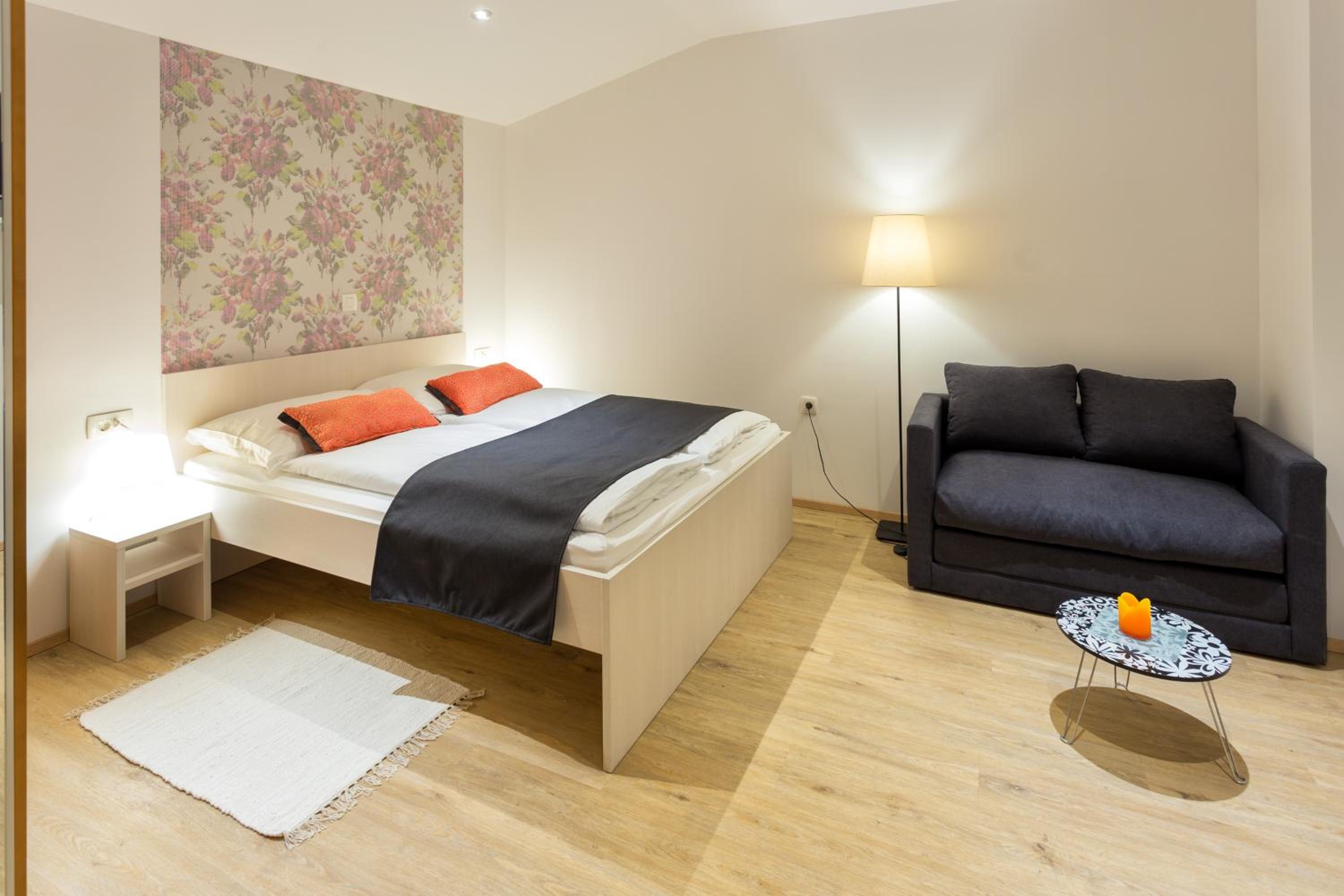 Studio Apartment photo 2