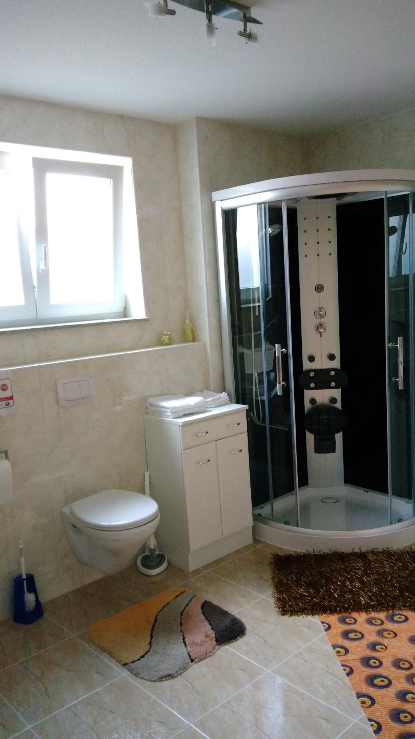 Double Room with Shared Bathroom photo 3