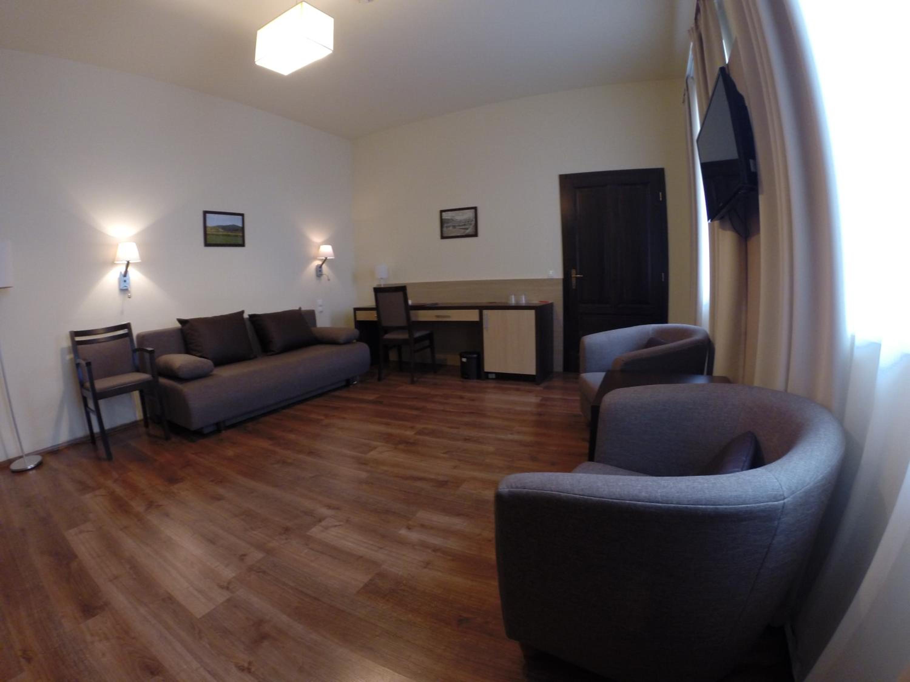 One-Bedroom Apartment - Photo 14