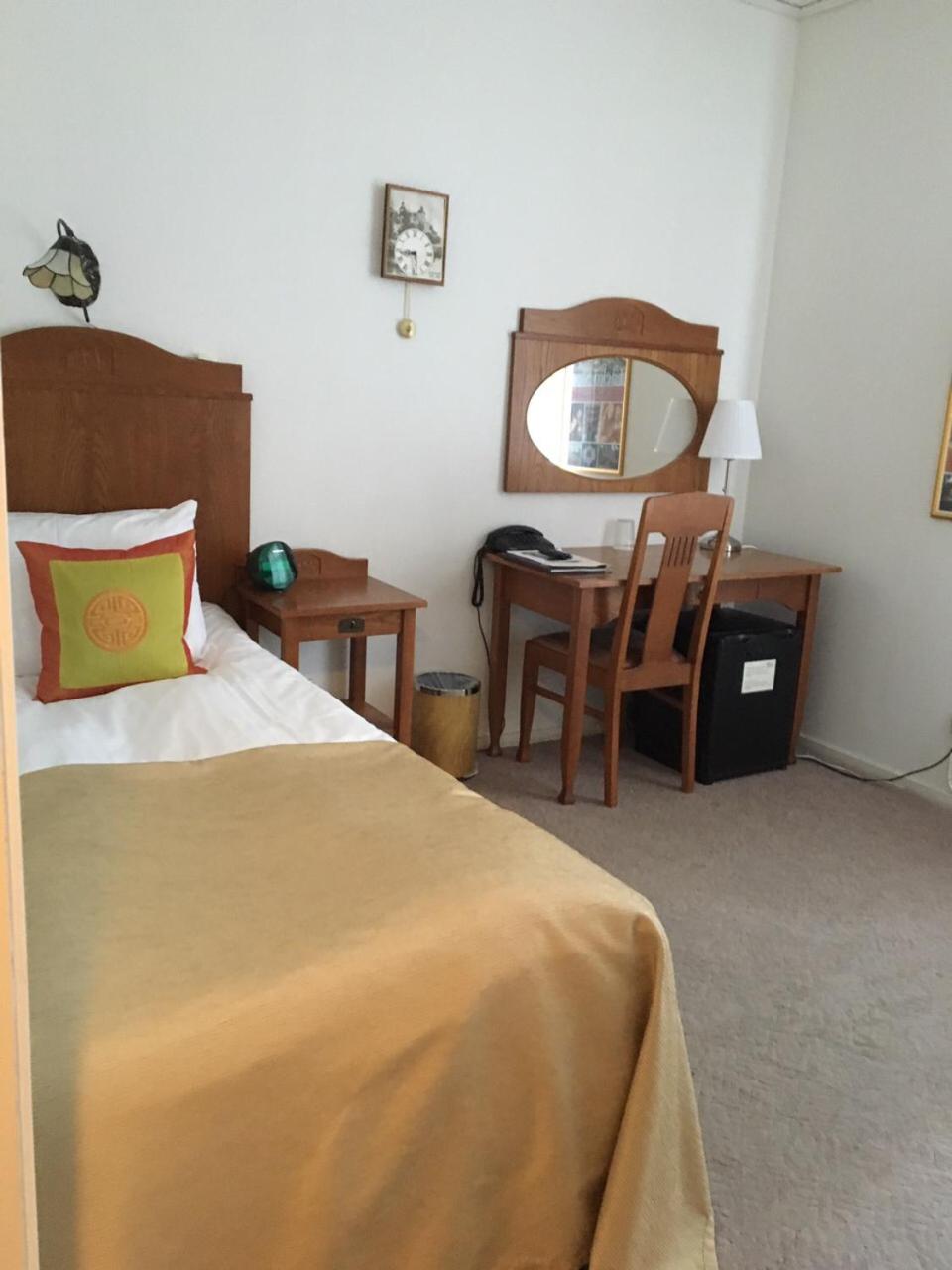 Single Room photo 3