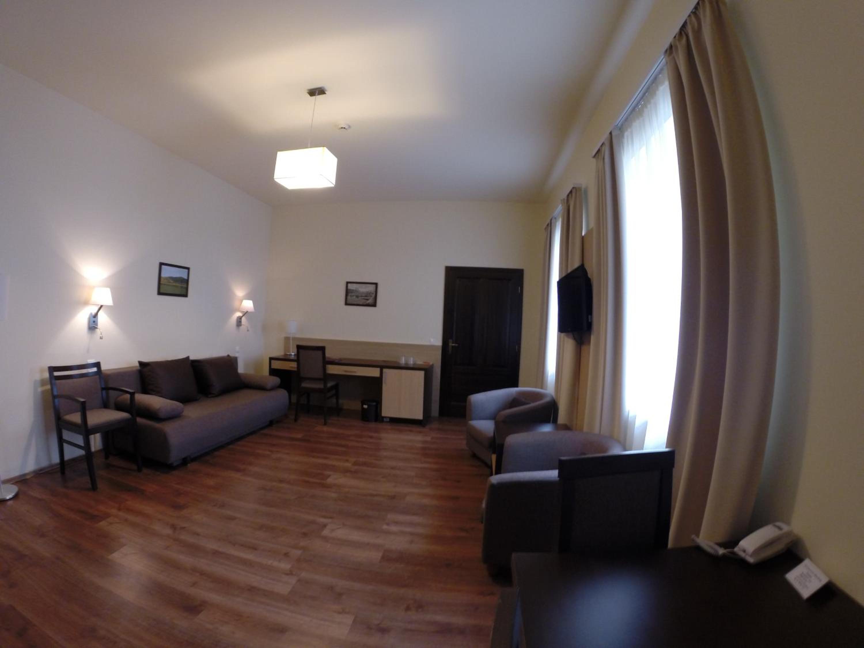 One-Bedroom Apartment - Photo 16