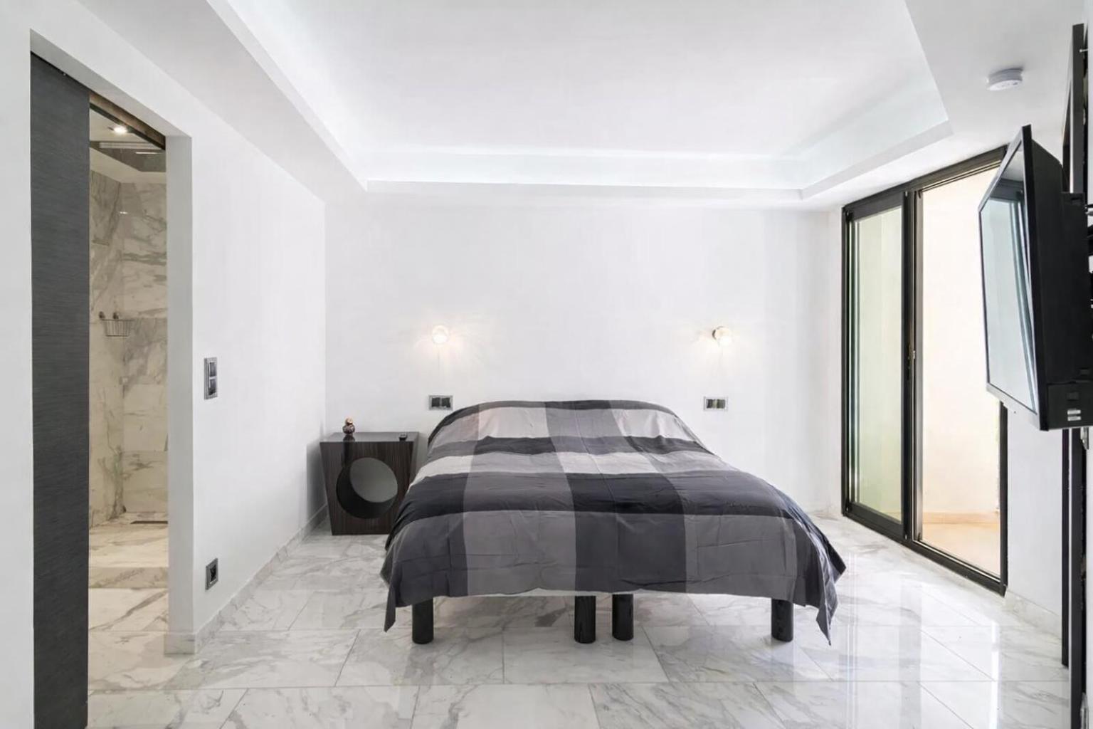 One-Bedroom Apartment with Garden View