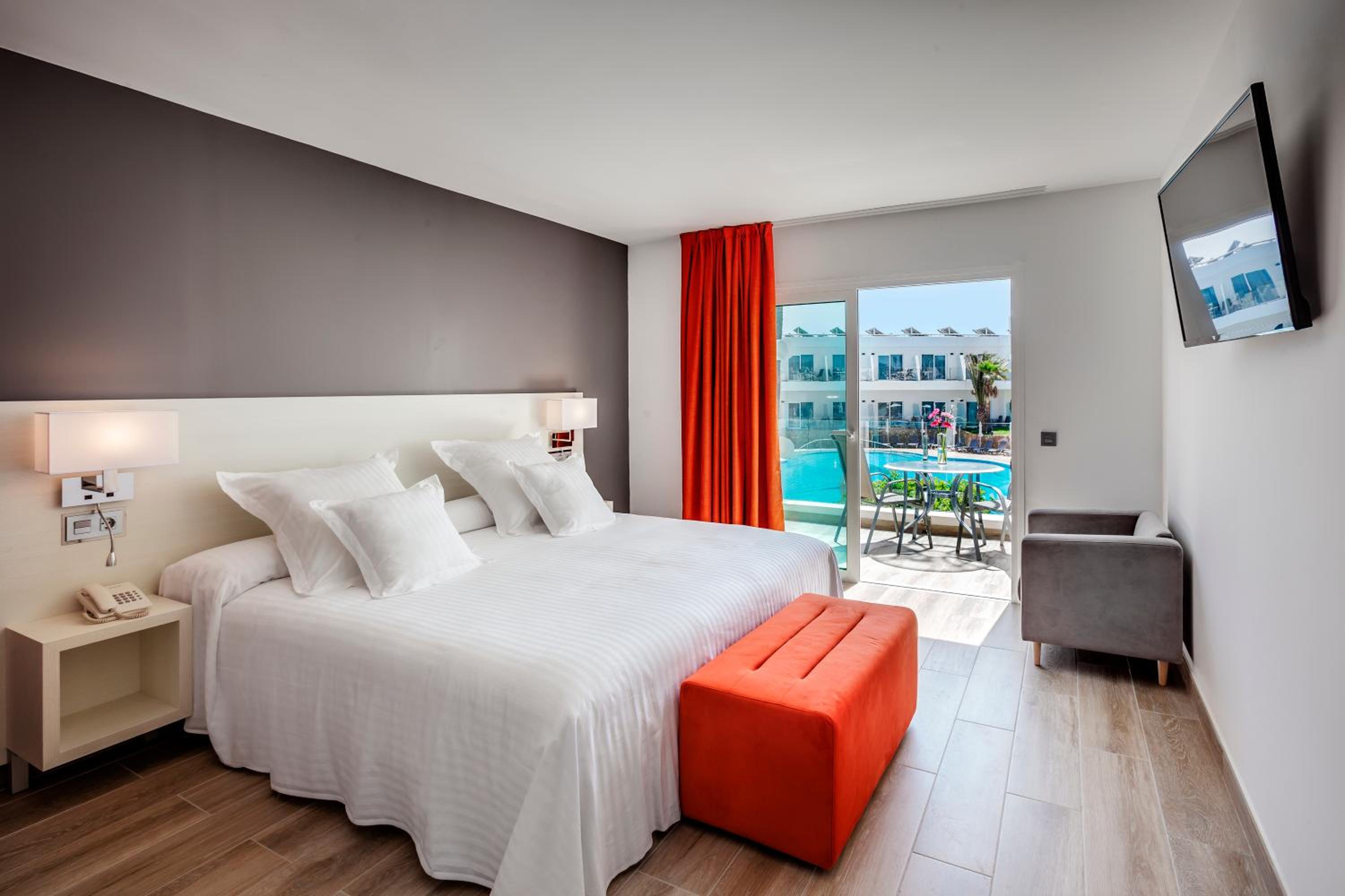 Habitación Doble Deluxe (2 Adultos + 1 Niño)
