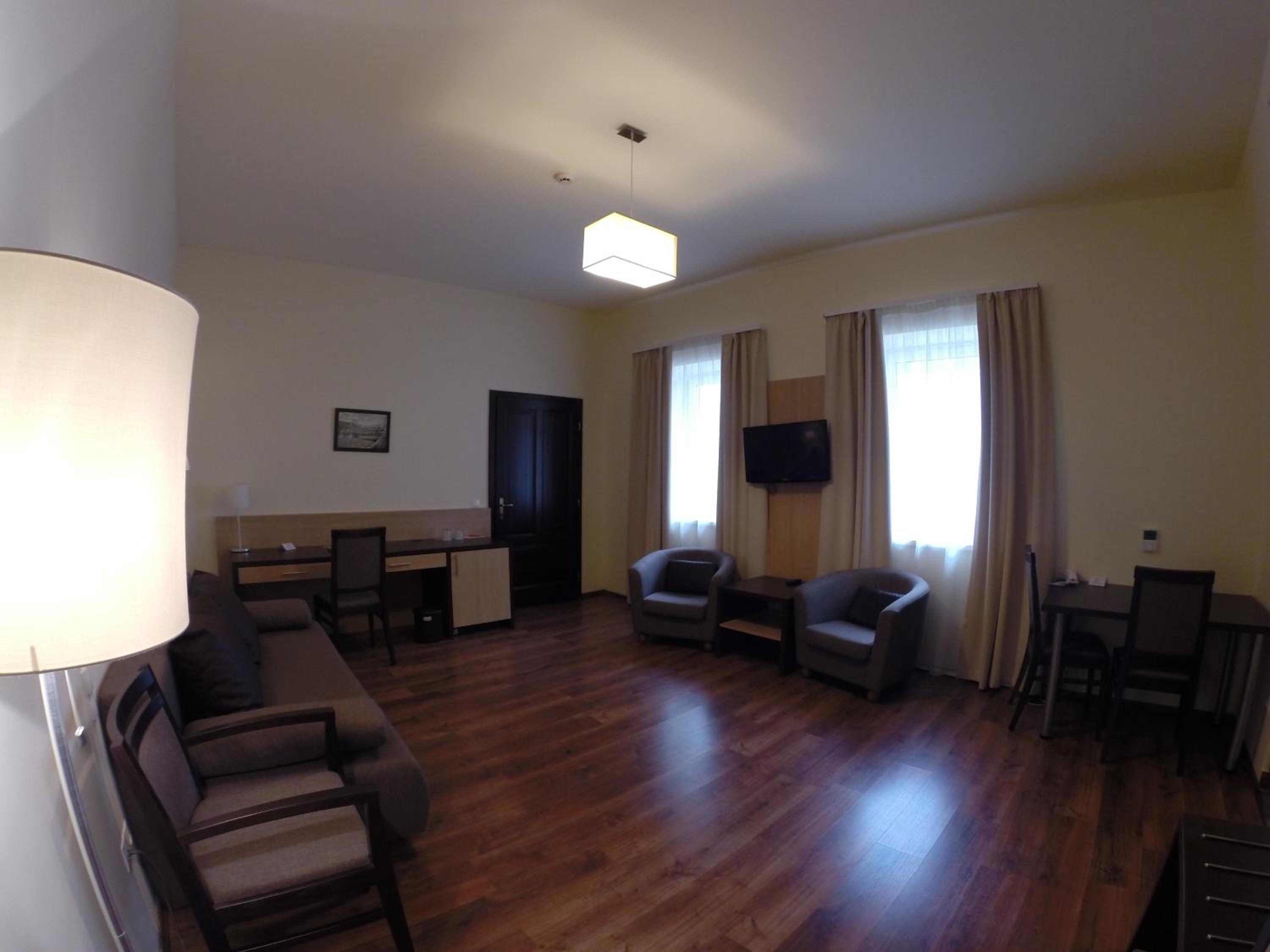 One-Bedroom Apartment - Photo 19