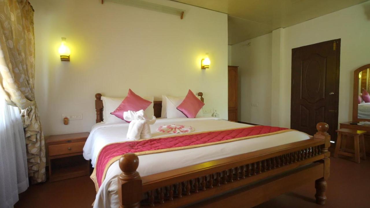 Ayur Suite with Complimentary INR 500 Hotel Credit redeemable on the Spa - Applicable only for guests utilising spa services totalling over Rs 5000  photo 3