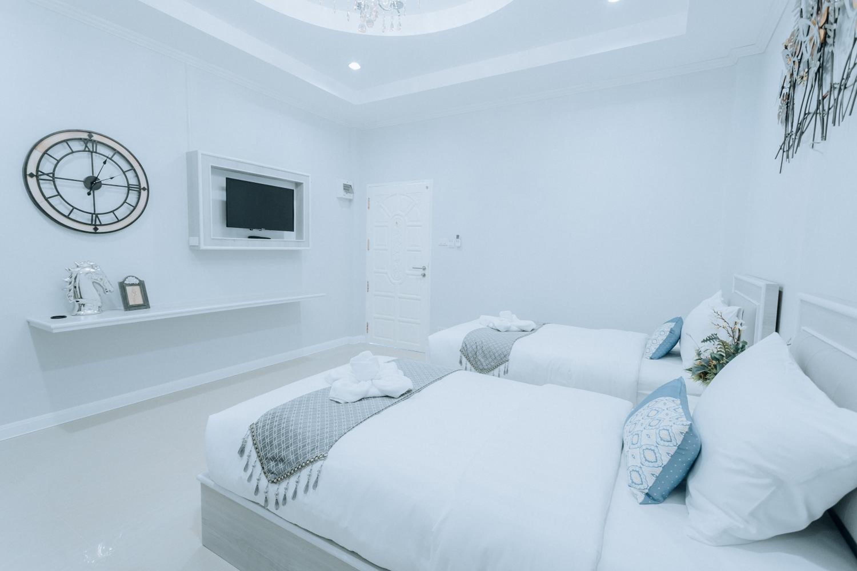 Deluxe Twin Room photo 2