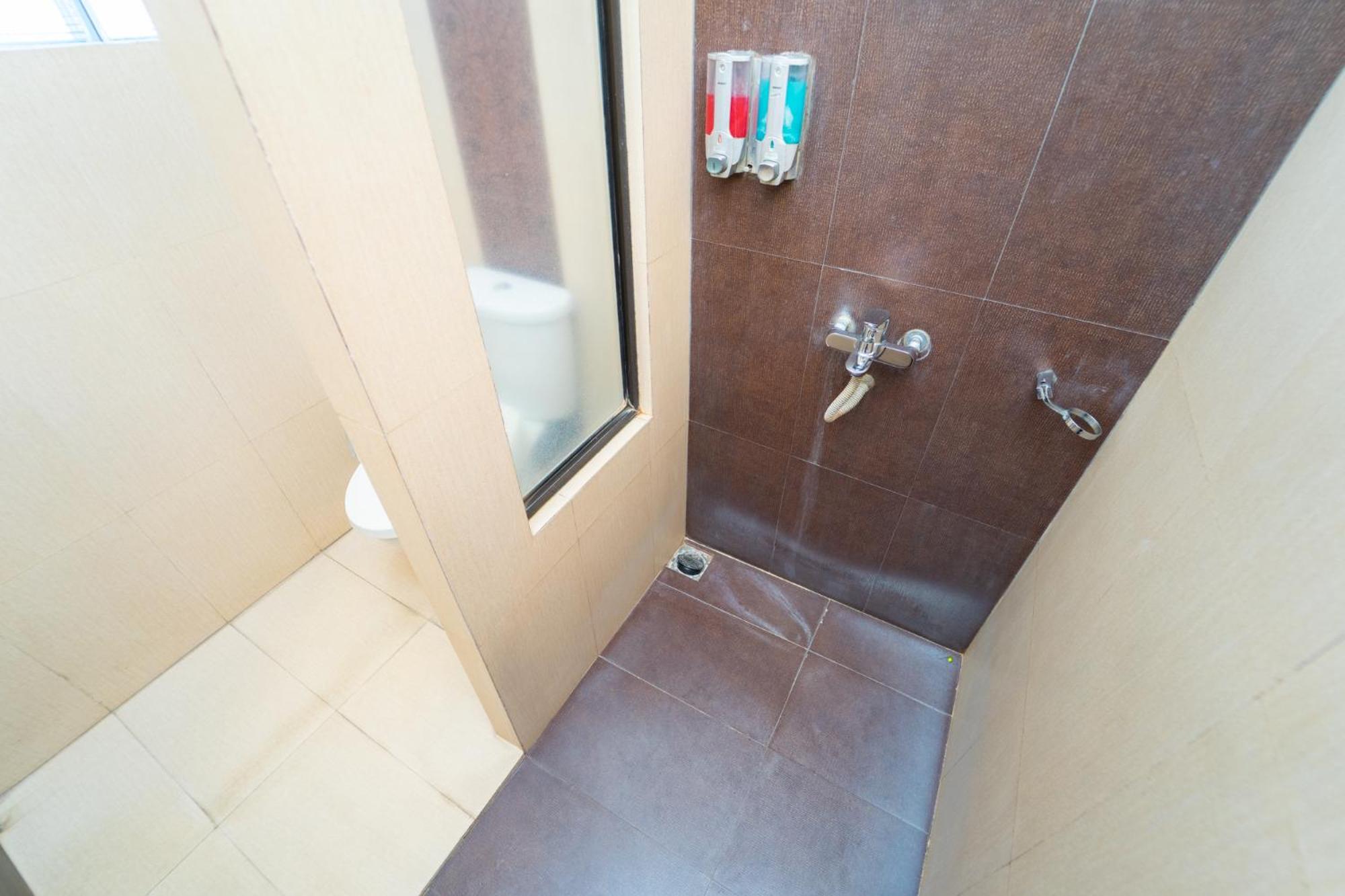 Deluxe Double Room - Photo 8