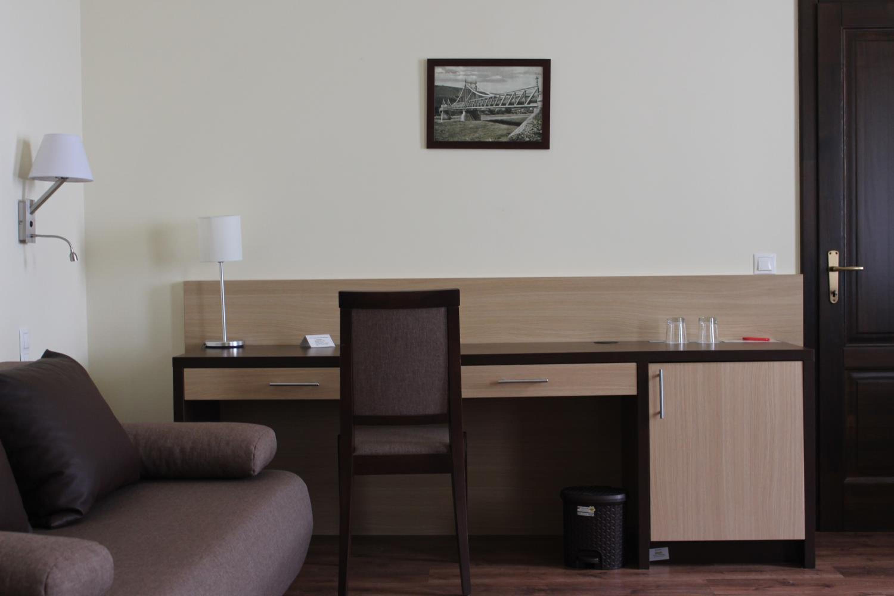One-Bedroom Apartment - Photo 25