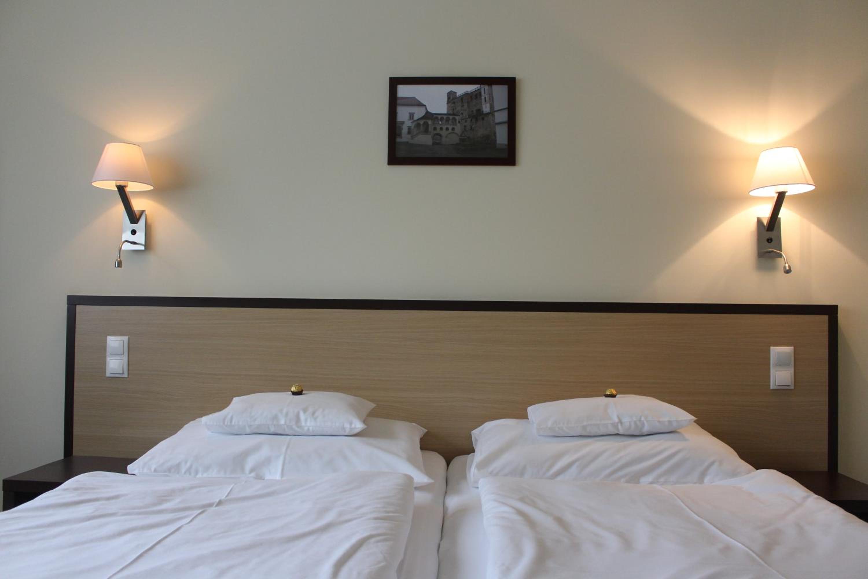 Double or Twin Room - Photo 15