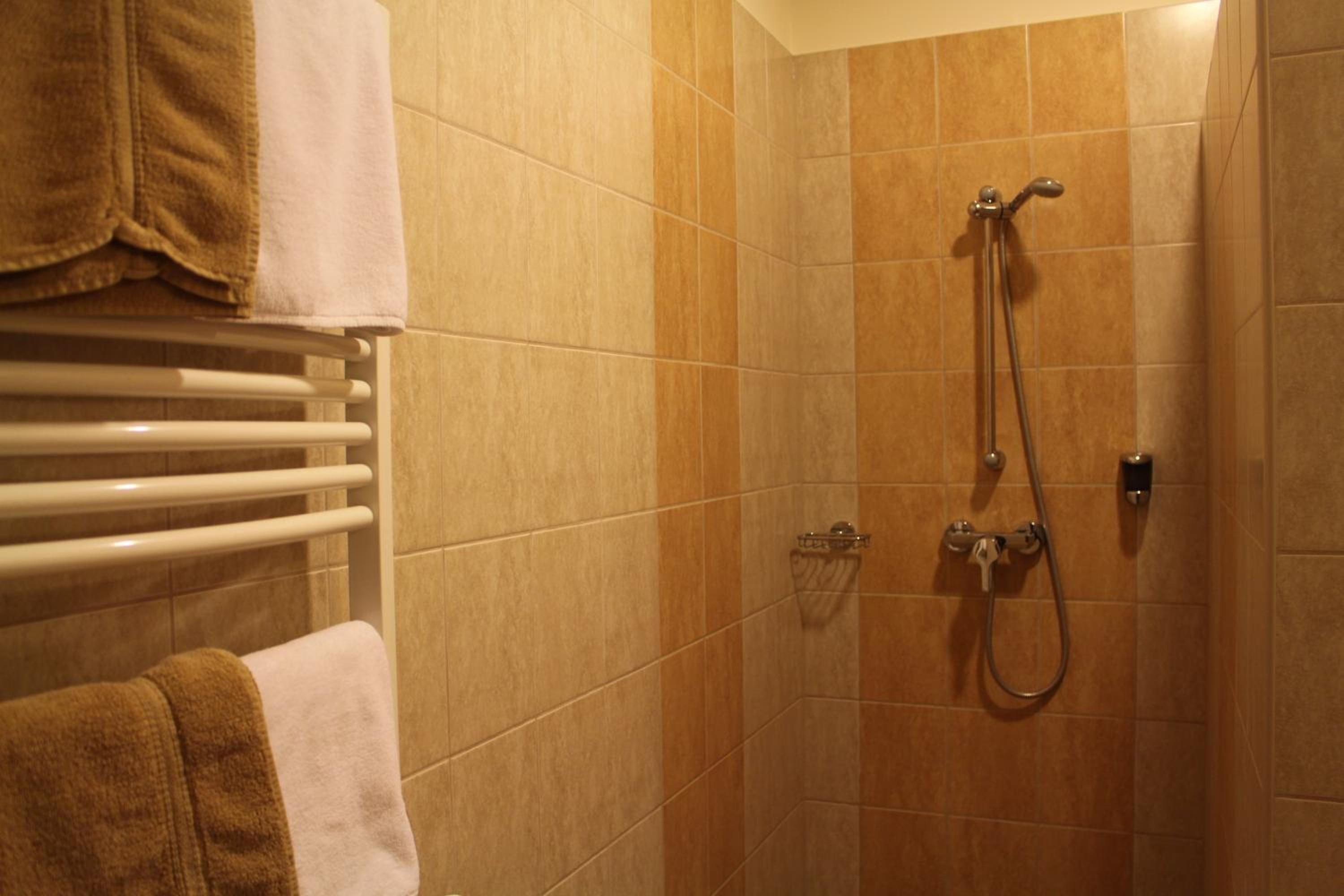 Double or Twin Room - Photo 16