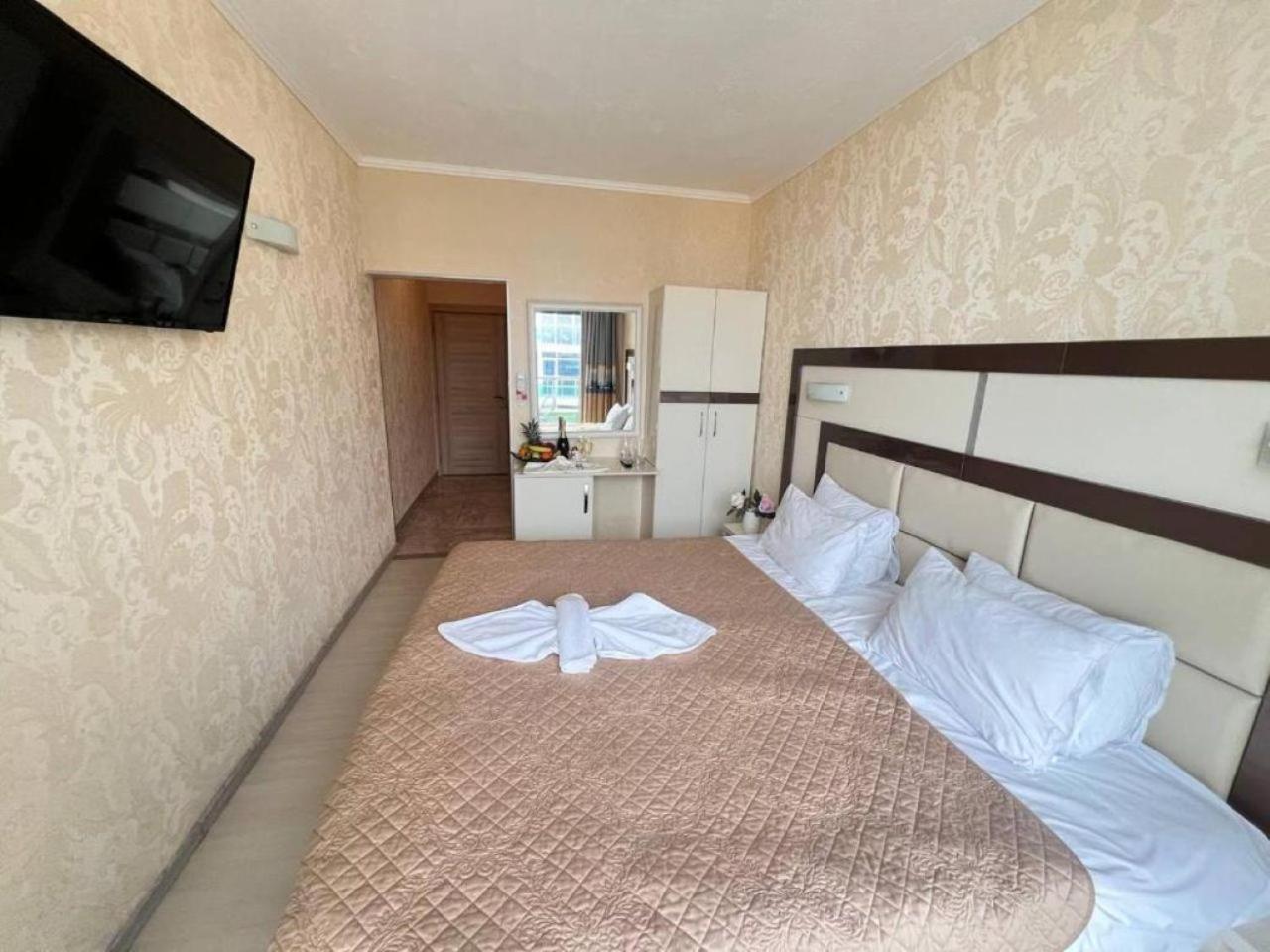 Two-Bedroom Deluxe Apartment with Balcony photo 1