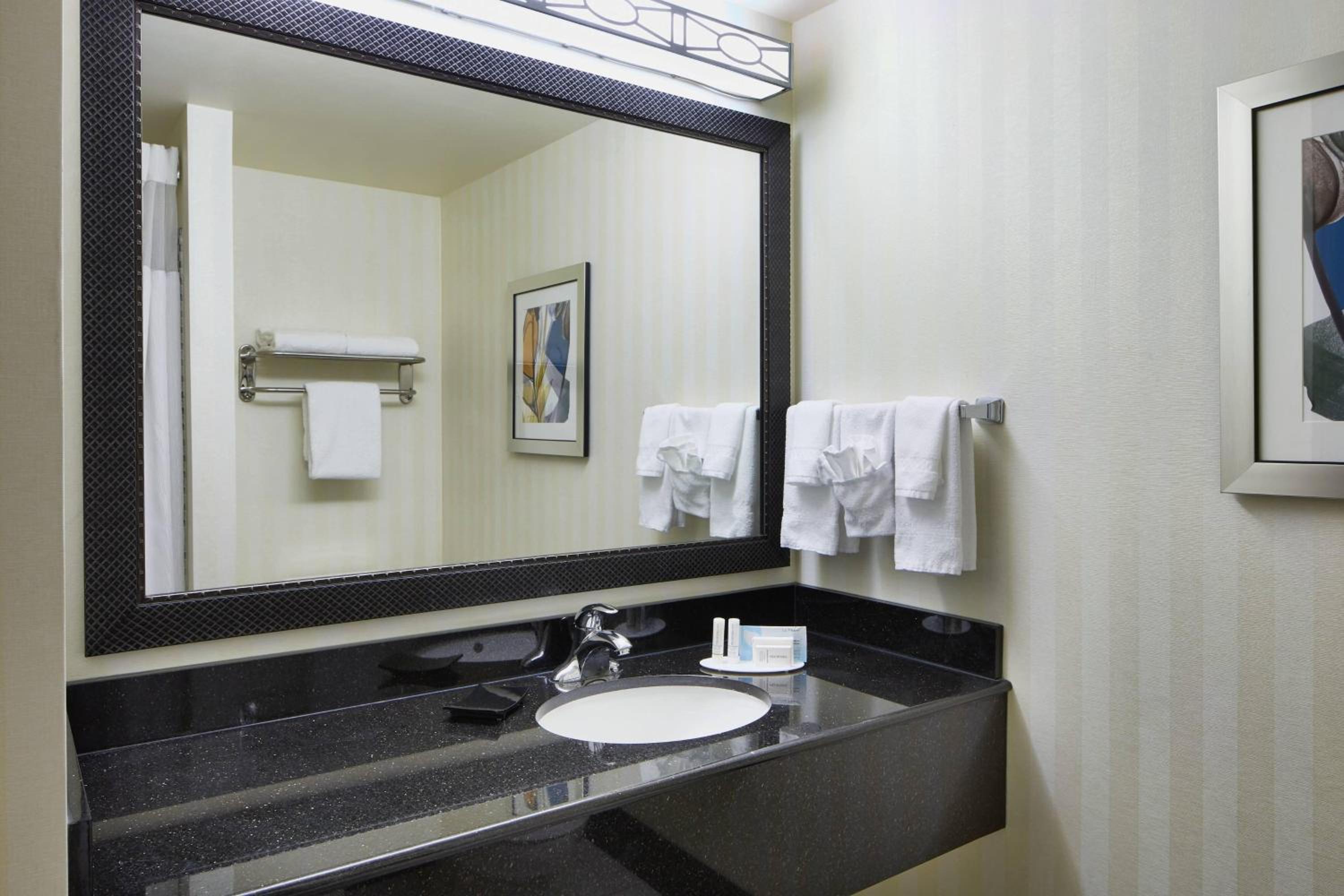Queen Room with Two Queen Beds and Bathtub - Mobility Access/Hearing Accessible photo 2