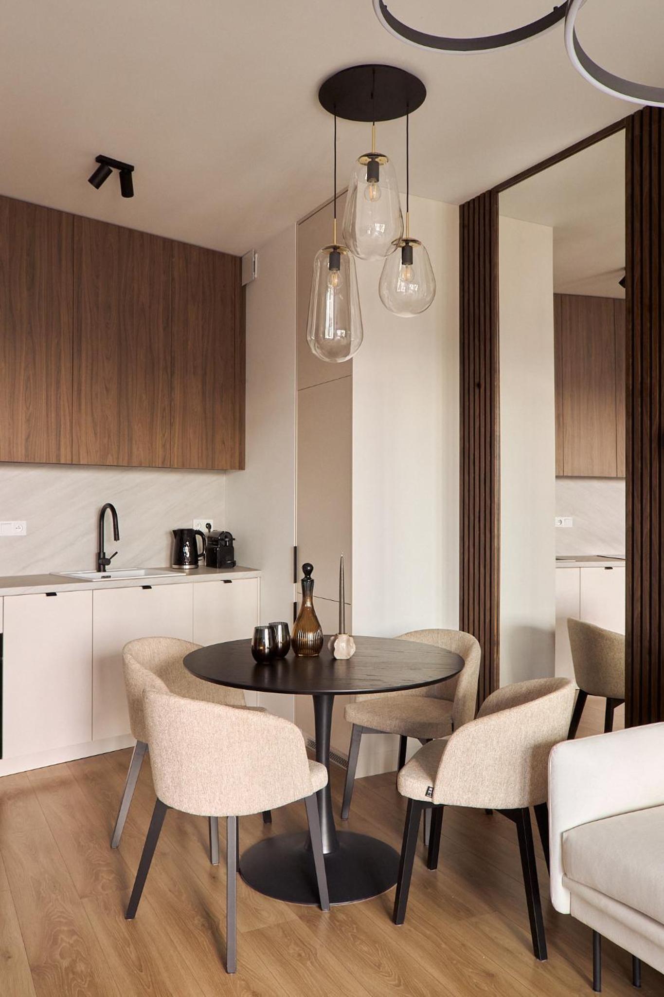 Deluxe One-Bedroom Apartment