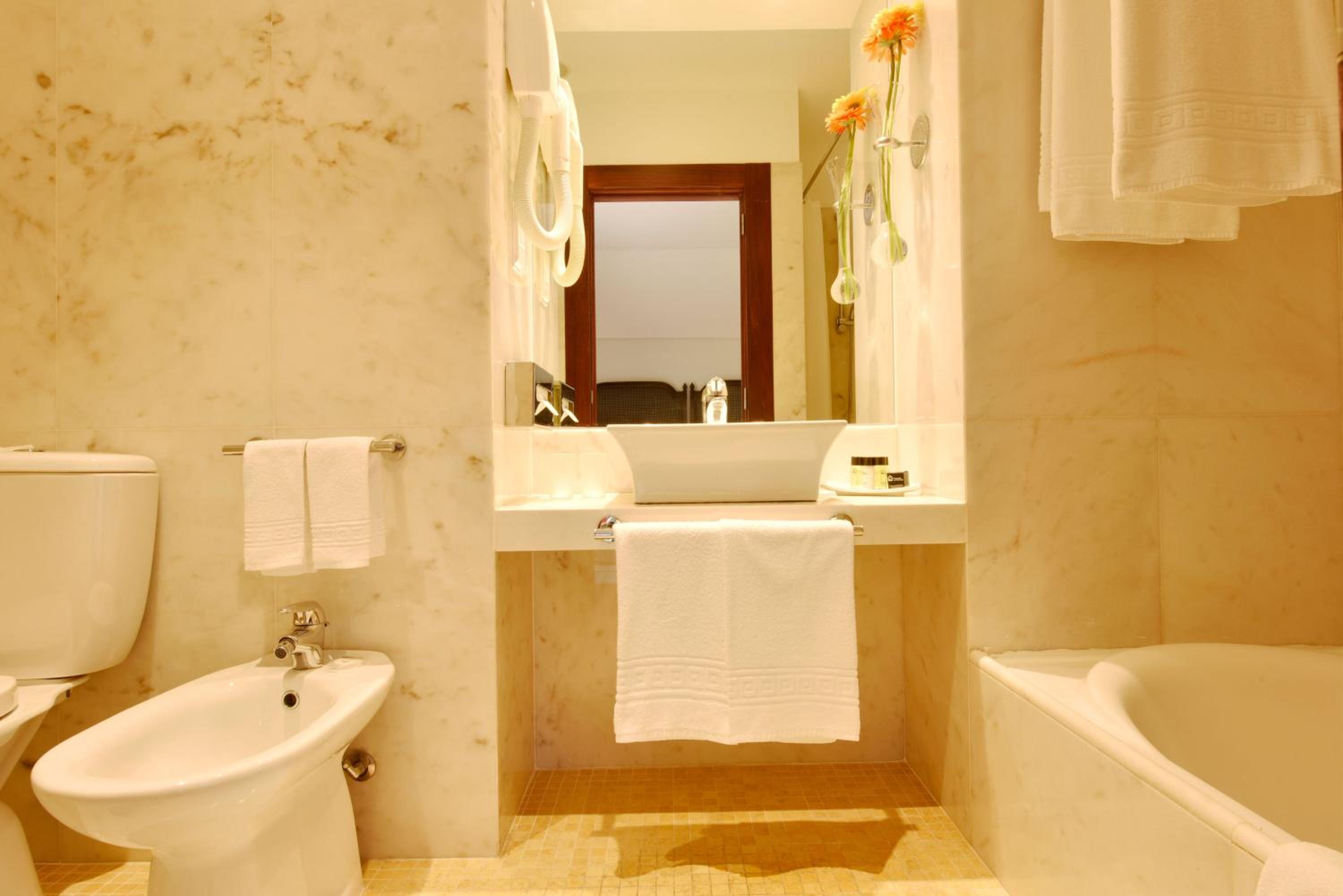 Suite - Photo 4