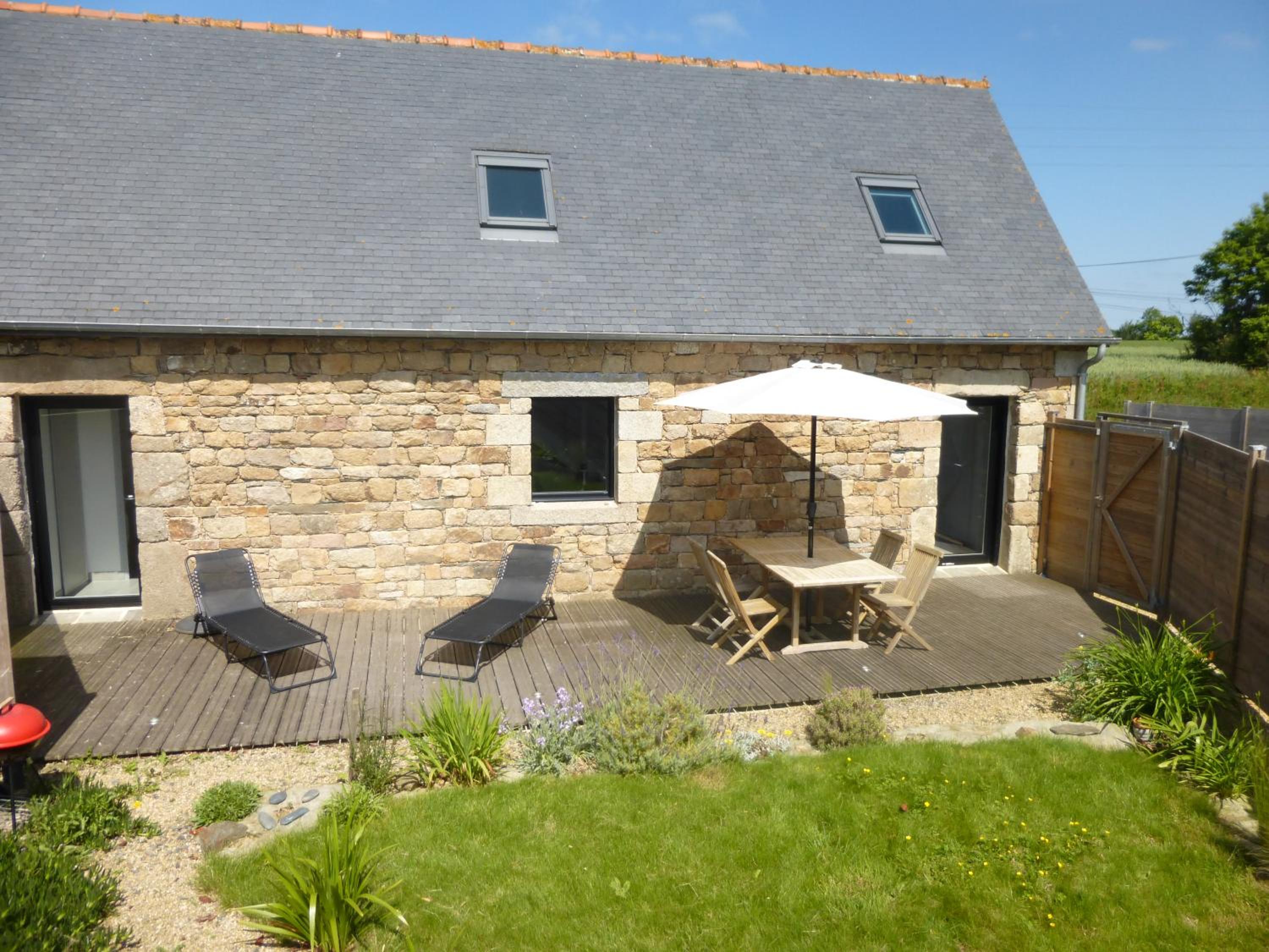 Two-Bedroom House - Photo 4