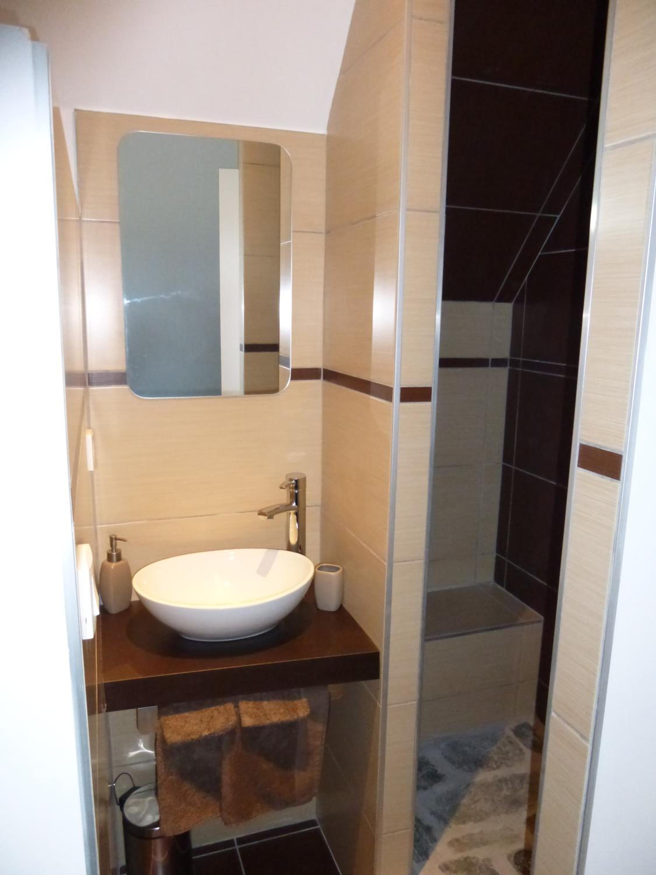 Two-Bedroom House - Photo 5