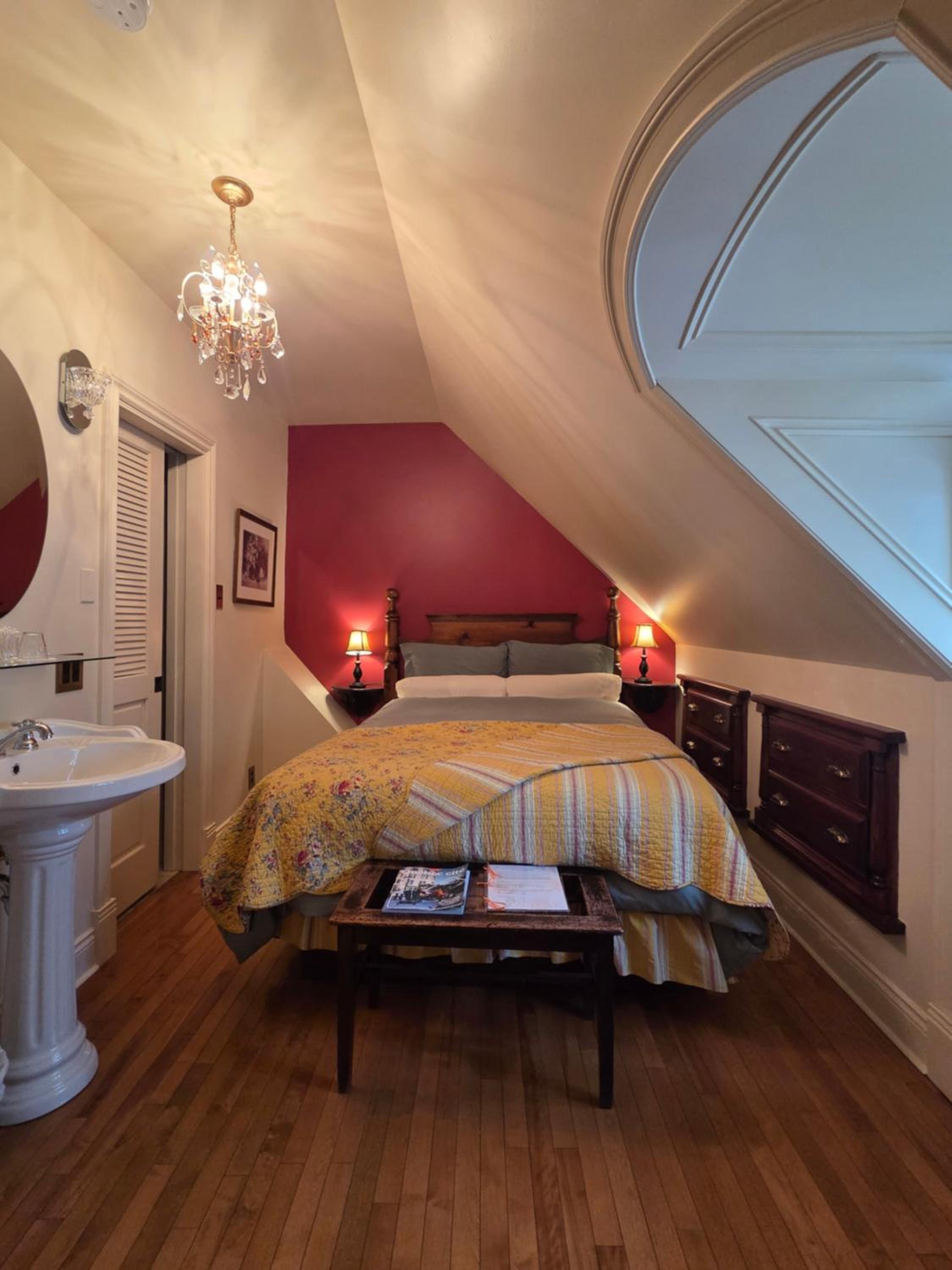 Standard Queen Room photo 3