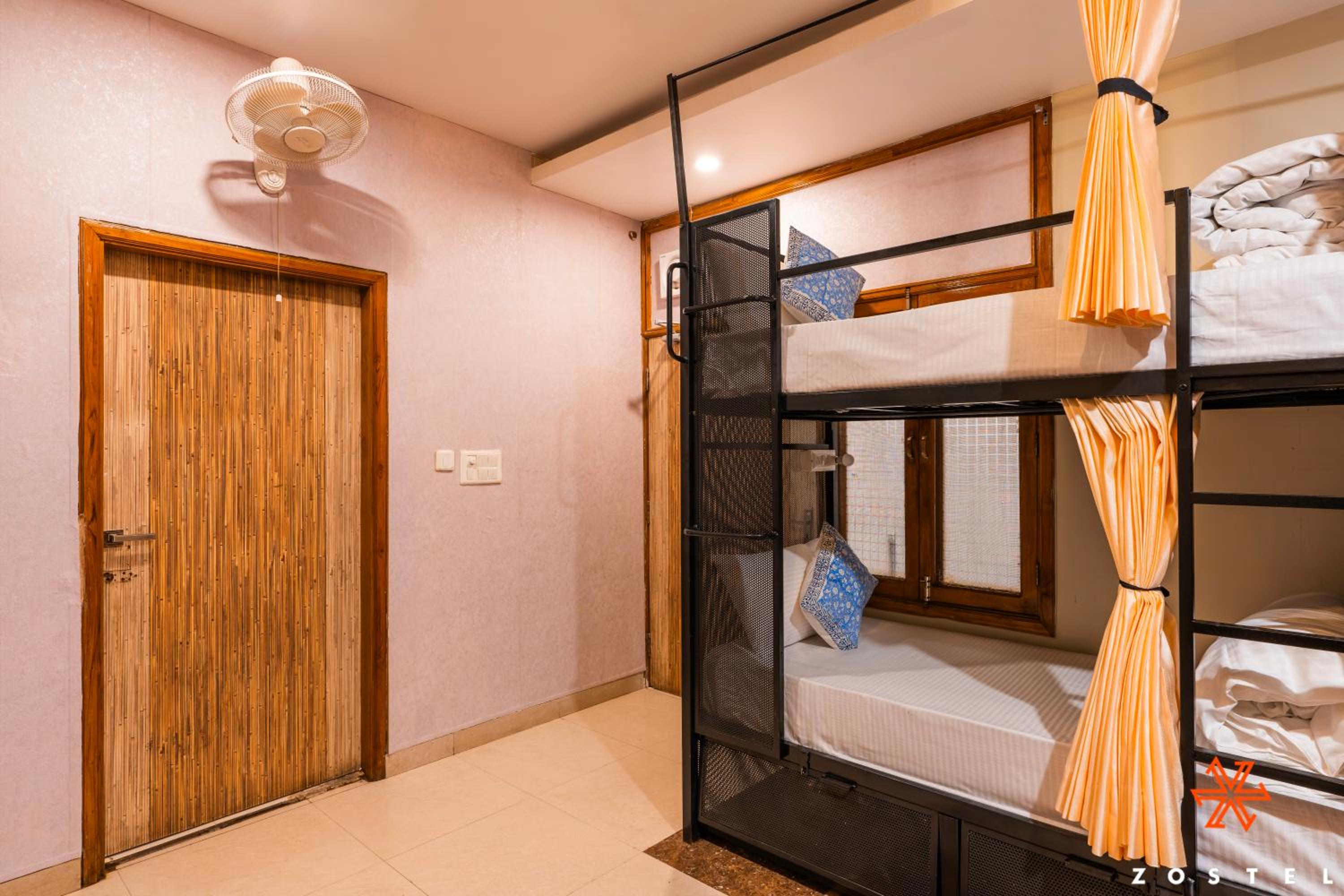 Bed in 6-Bed Female Dormitory Room photo 2
