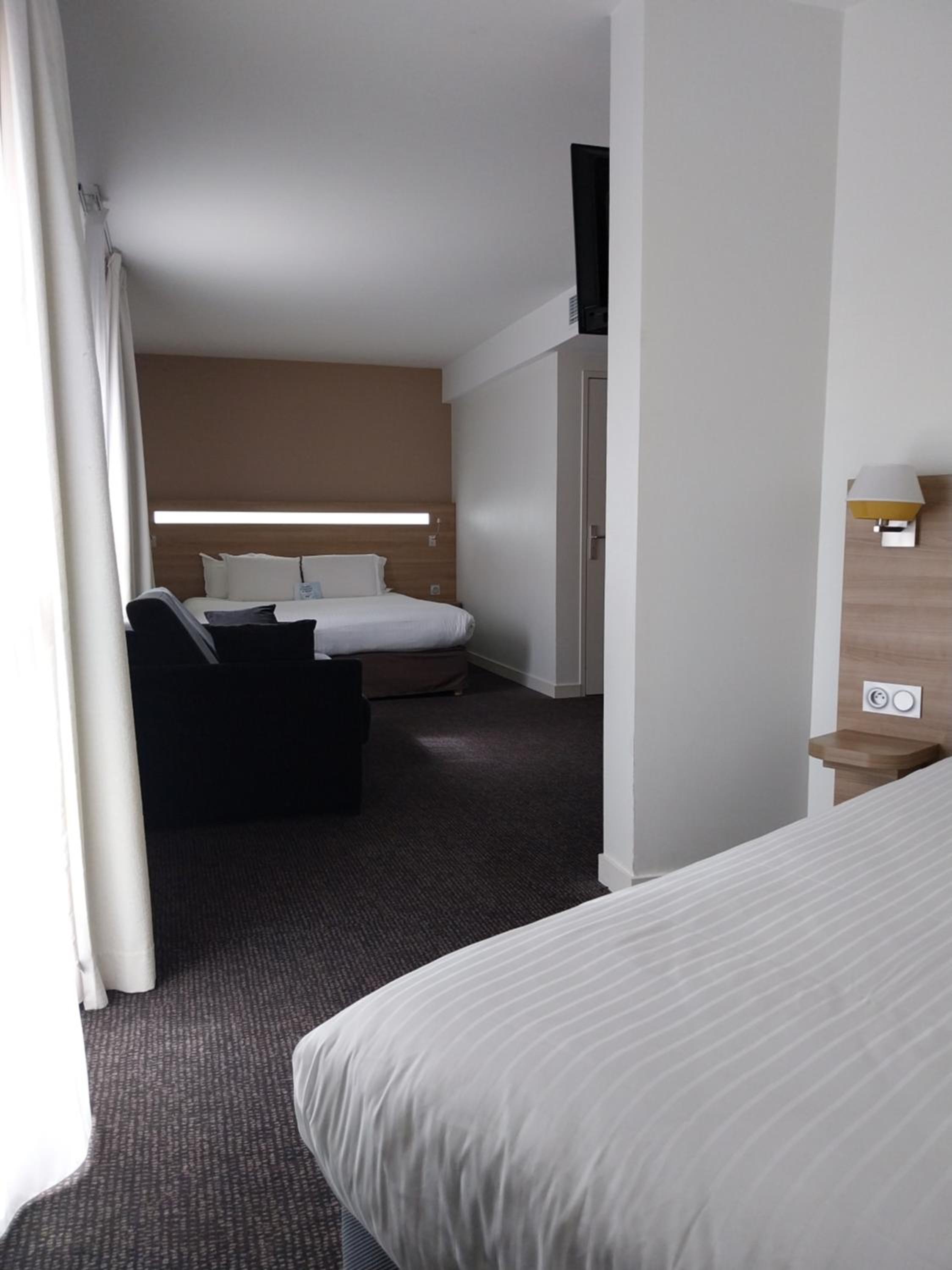 Superior Family Room - 1 King Bed 1 Single Bed 1 Sofa Bed photo 3