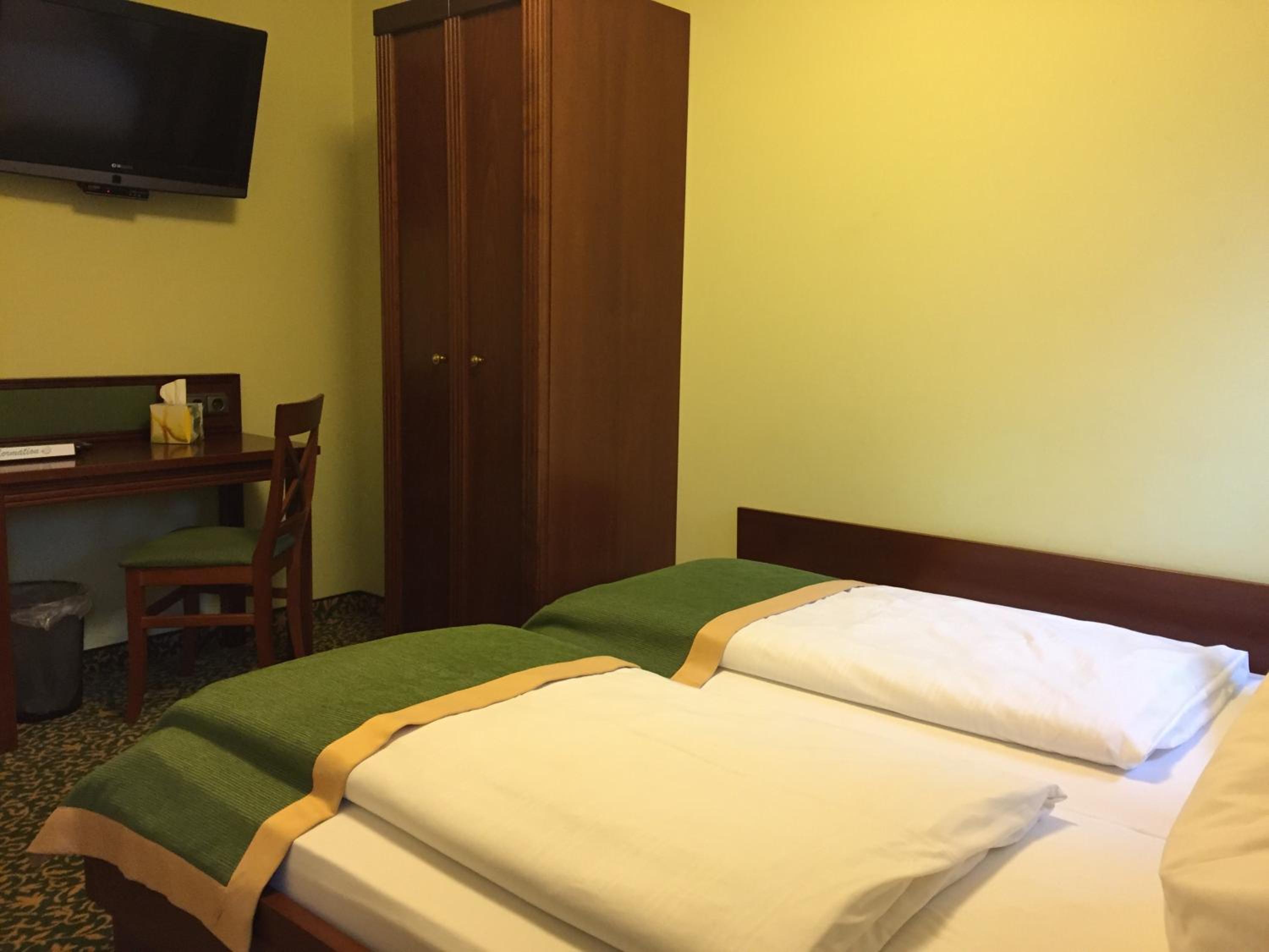 Double Room - Photo 5
