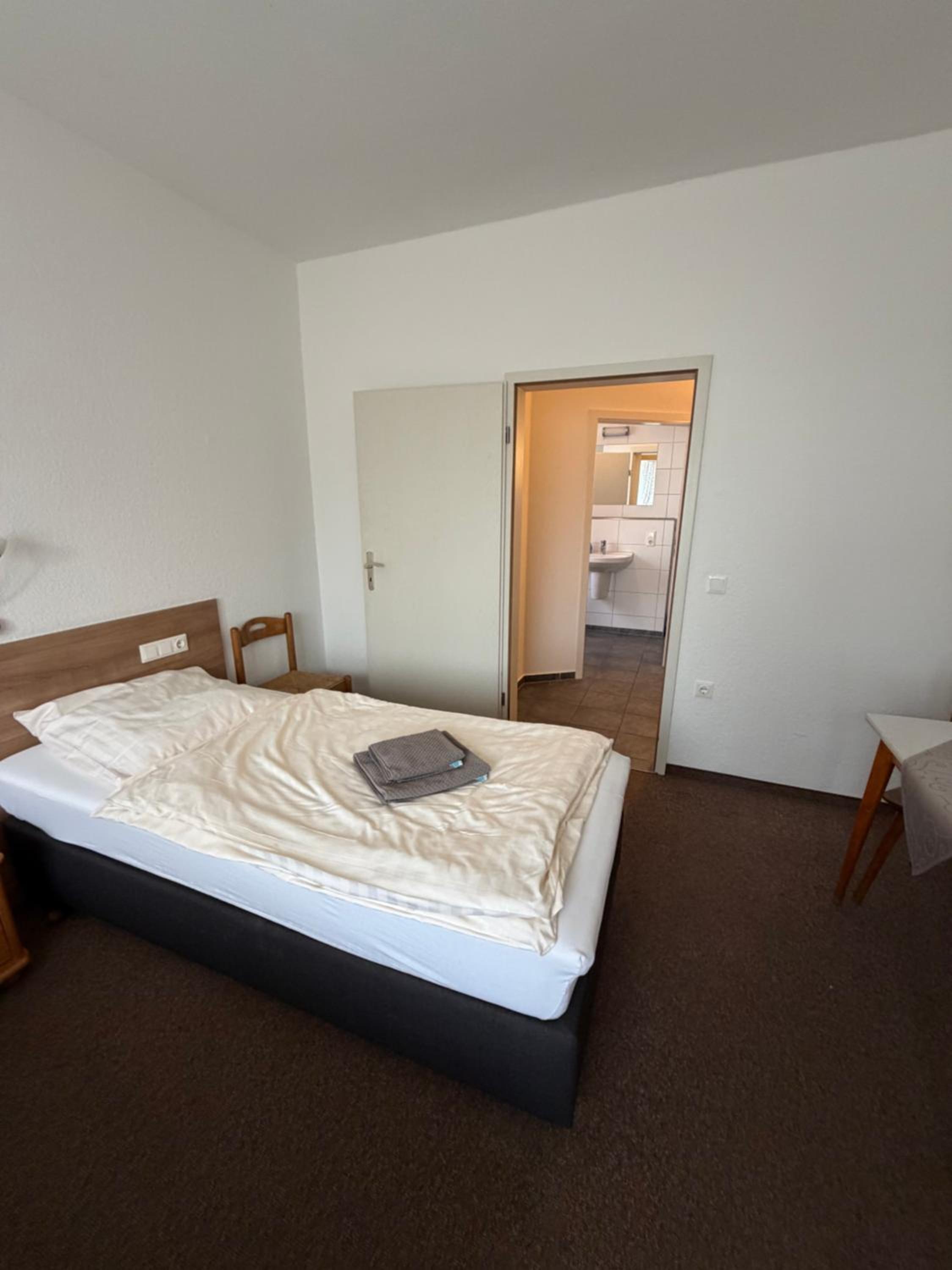 Double Room with Private Bathroom photo 2