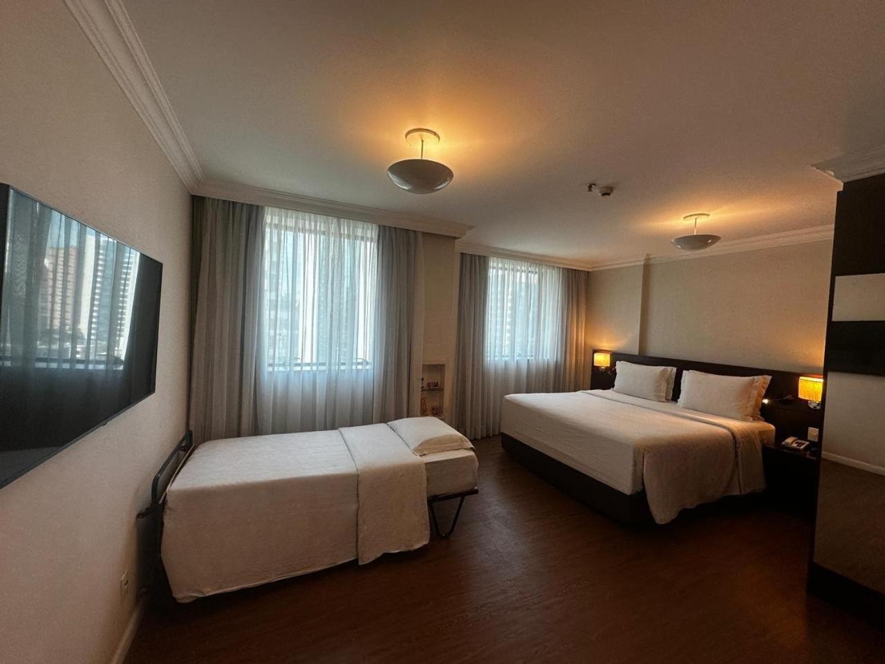 Deluxe Triple Room thumbnail 5