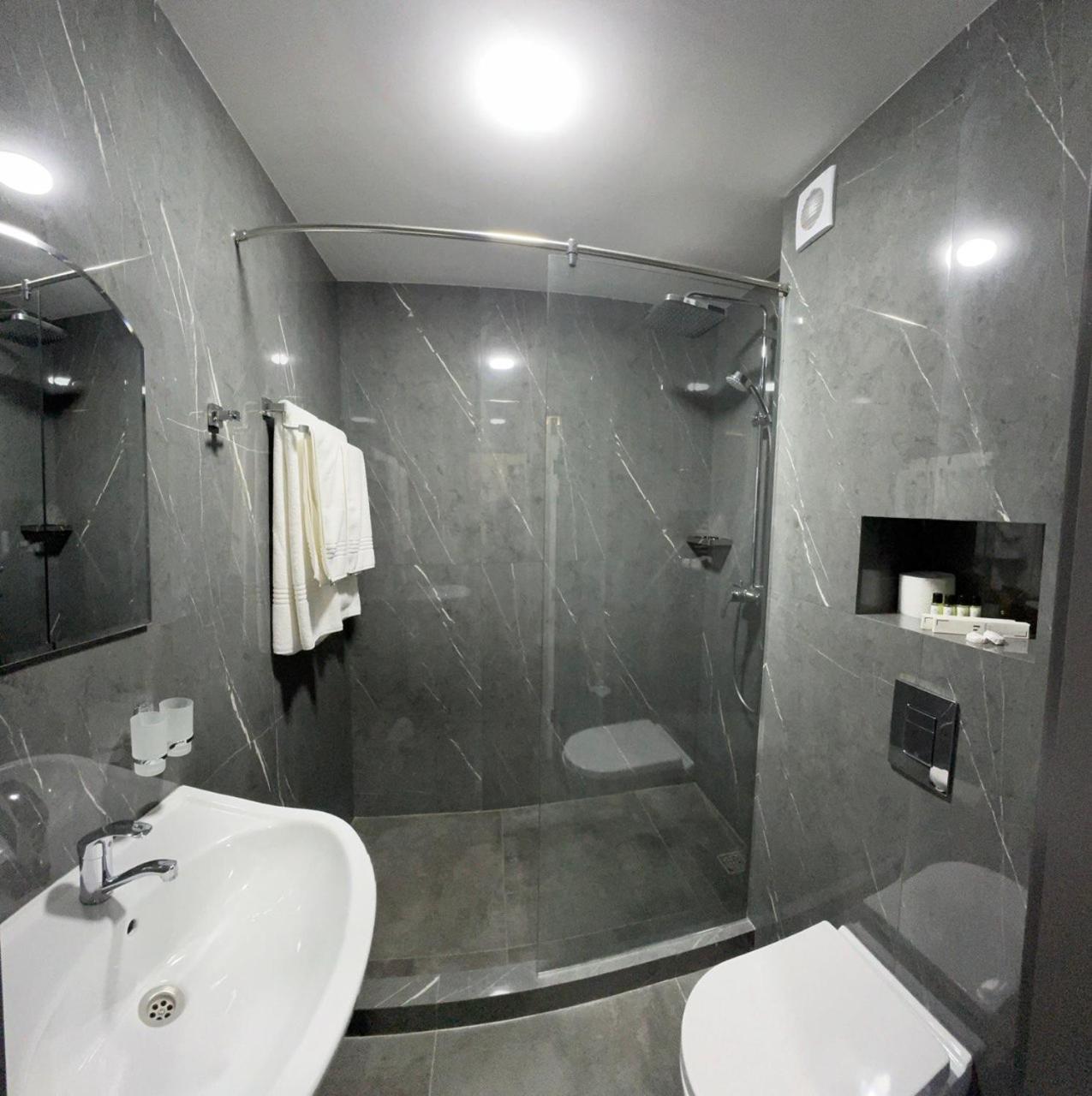 Double Room with Lake View photo 3