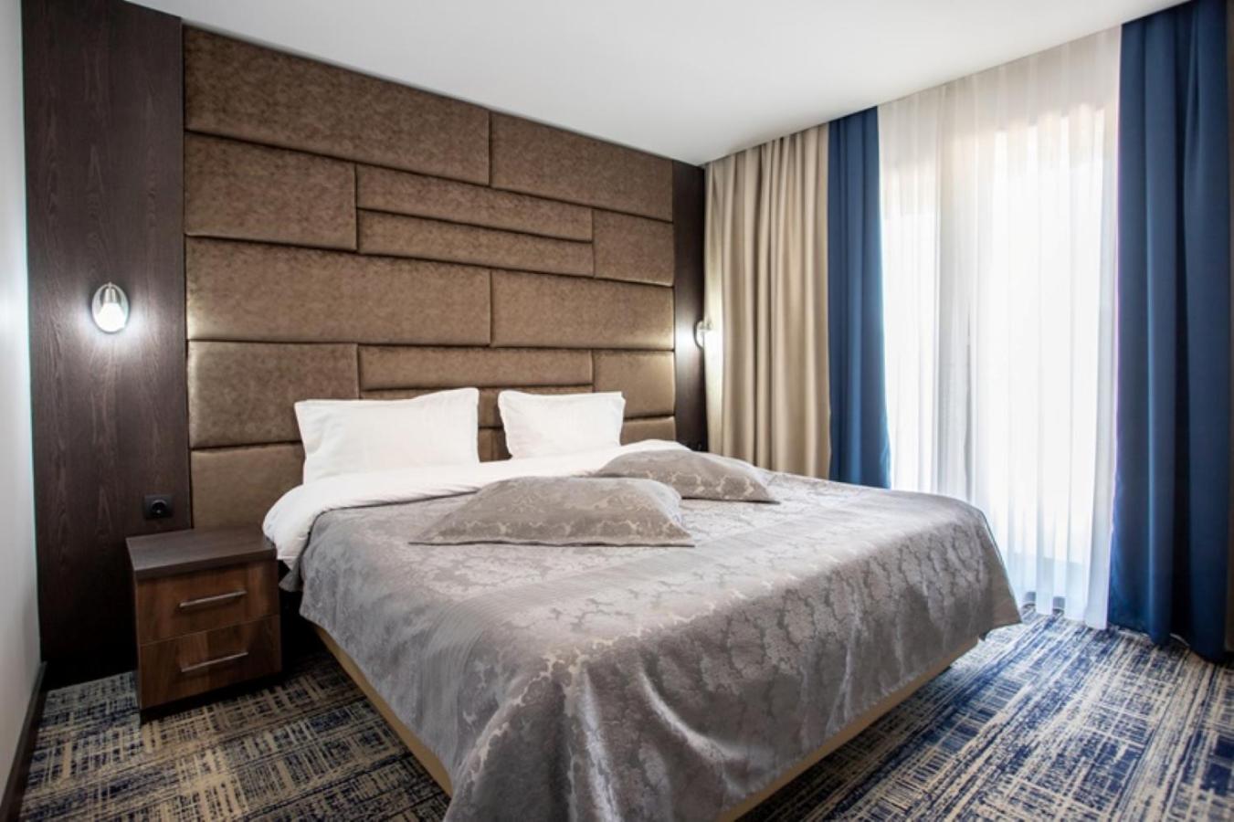 Suite with Lake View photo 1