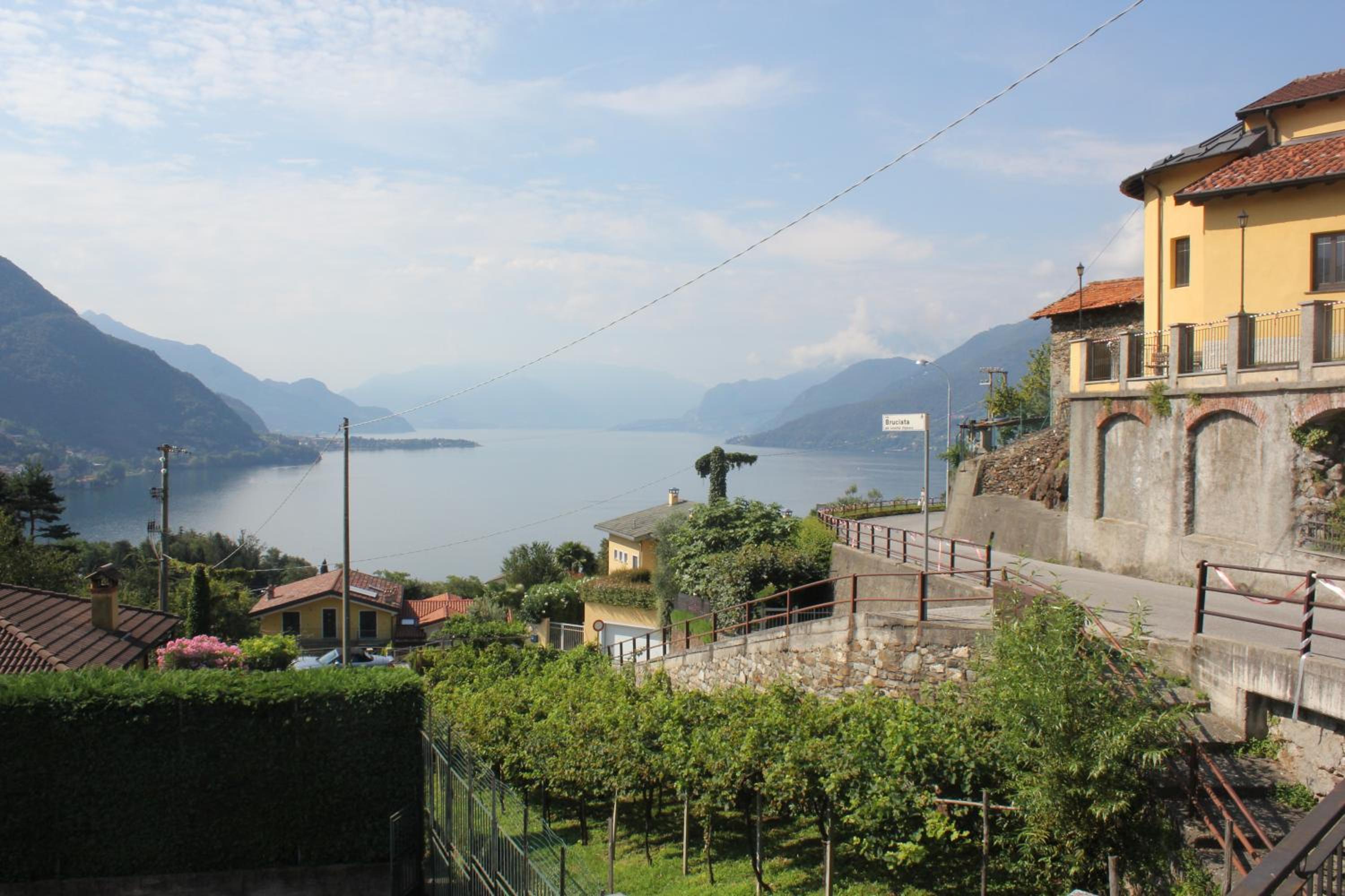 Double Room with Lake View - Photo 2