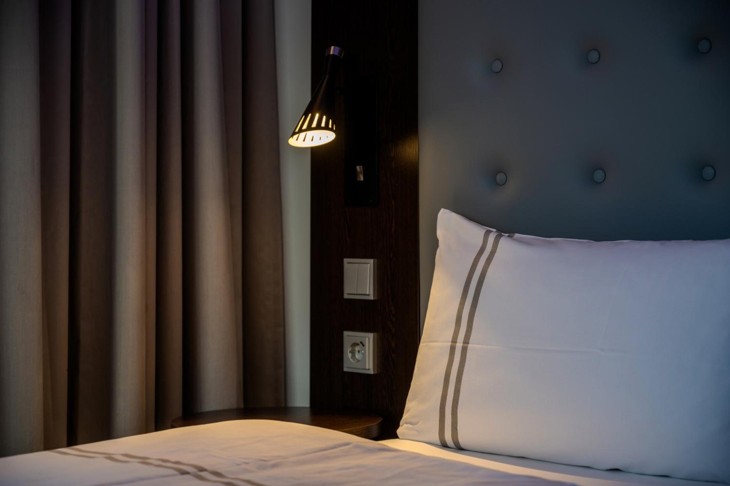 Standard Double Room - Photo 10