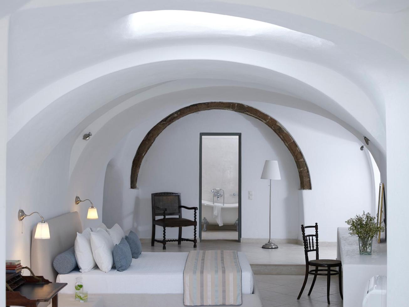 Cave Suite with Sharing Jacuzzi  photo 2