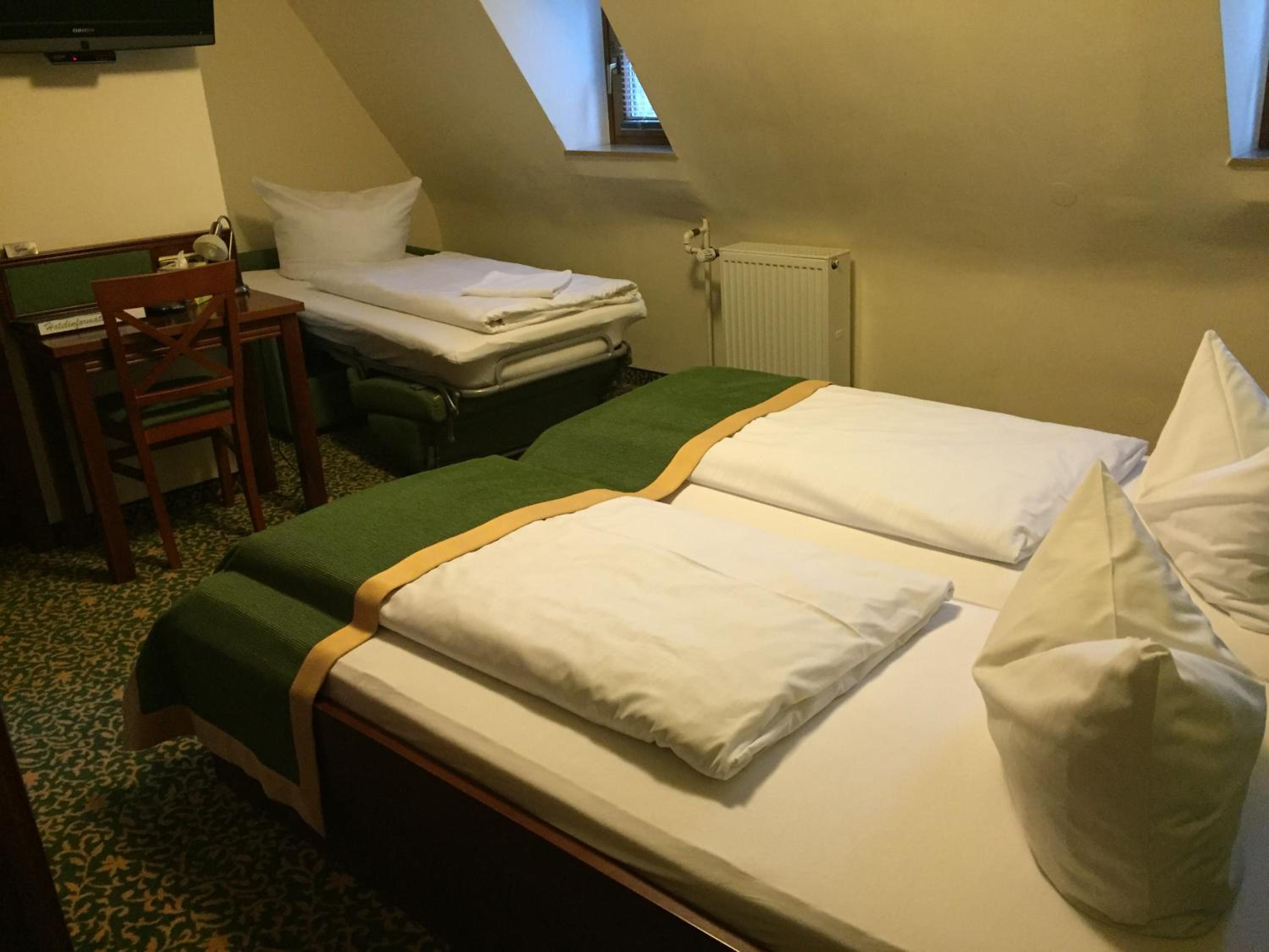 Double Room with Extra Bed - Photo 14