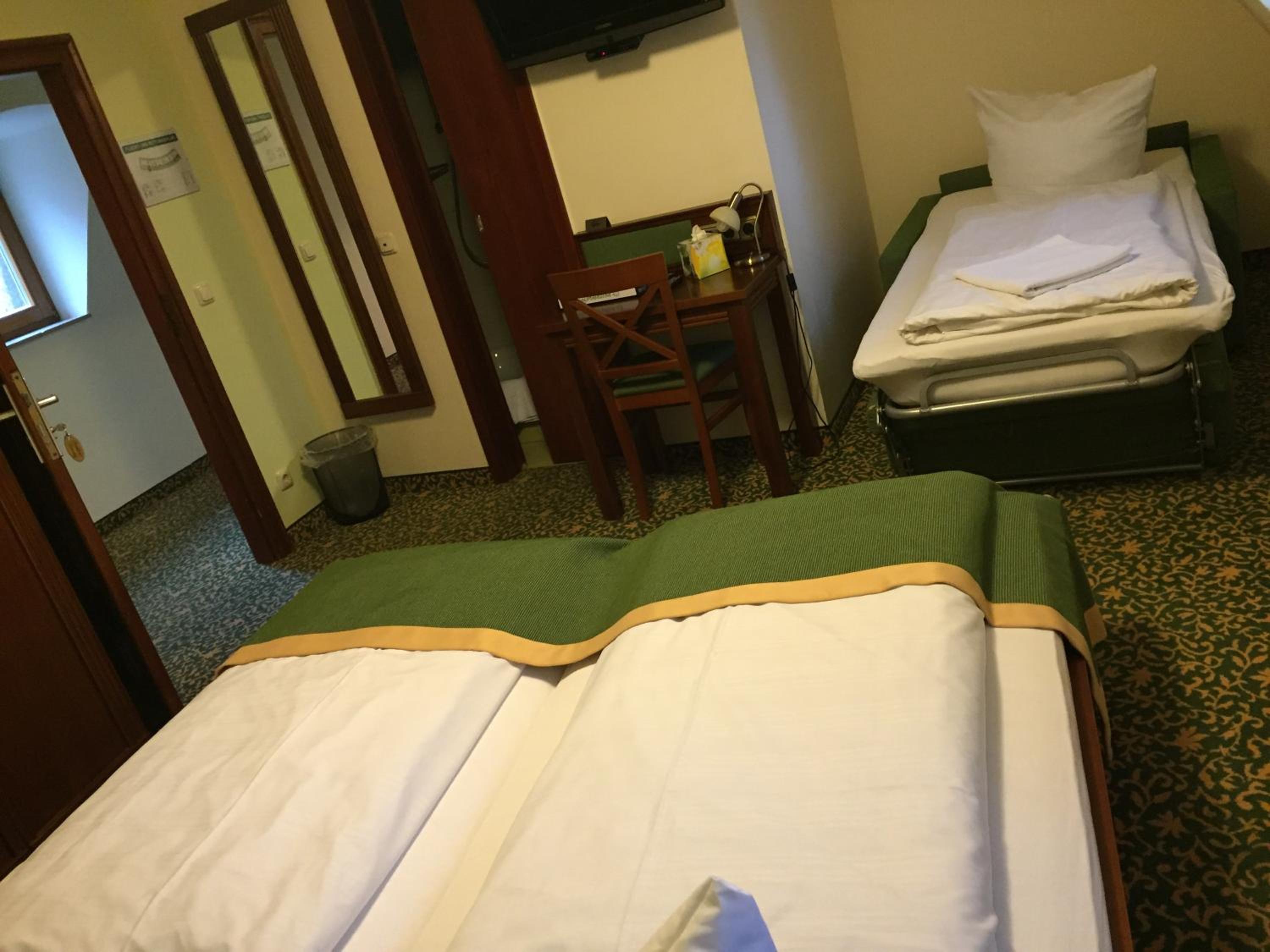 Double Room with Extra Bed - Photo 11