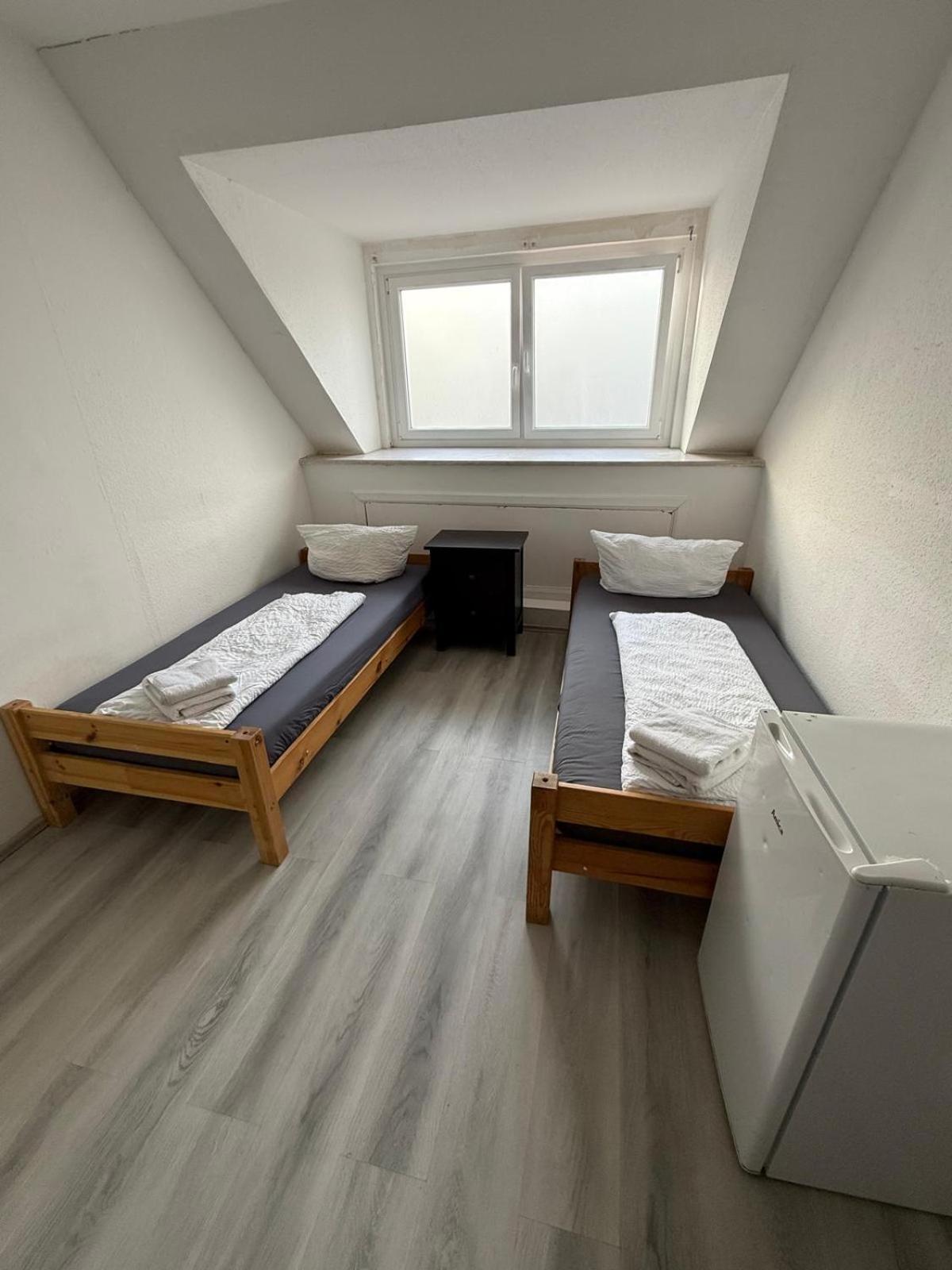 Economy Twin Room photo 1