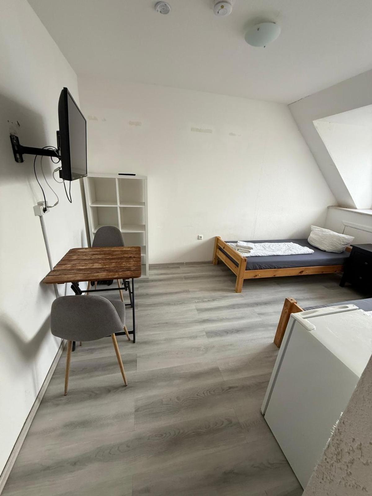 Economy Twin Room photo 3