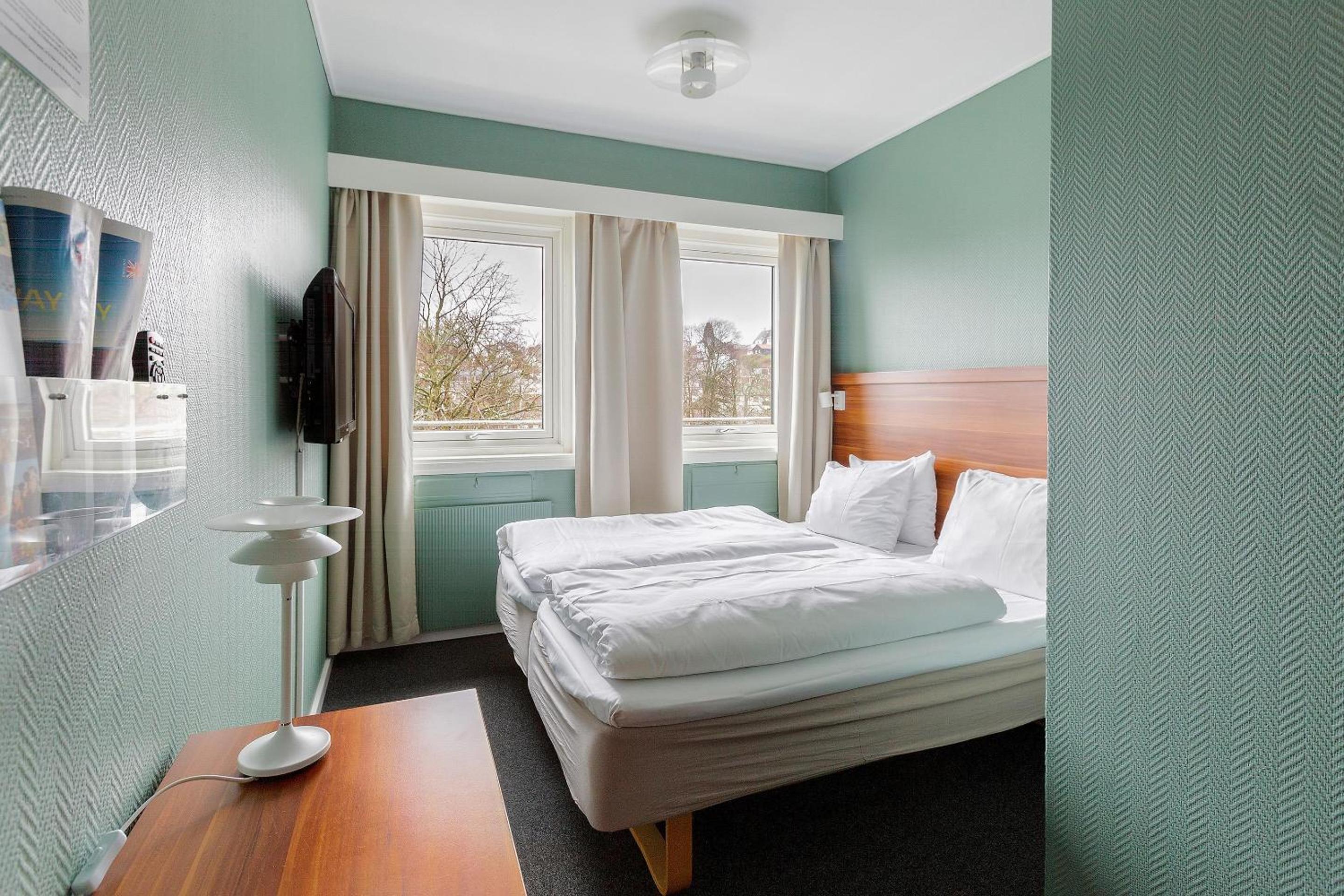 Economy Twin Room - Non-Smoking