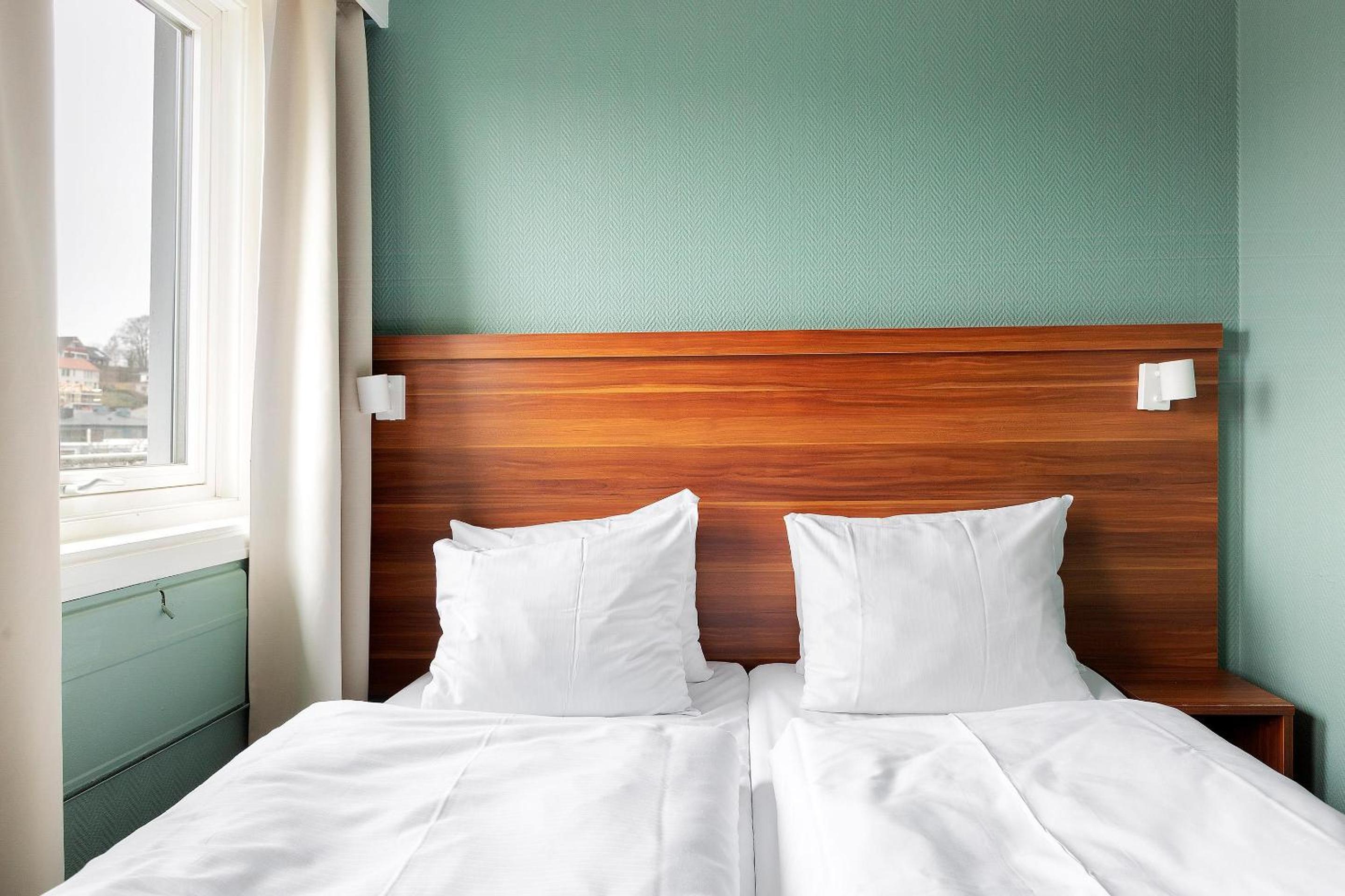 Economy Twin Room - Non-Smoking