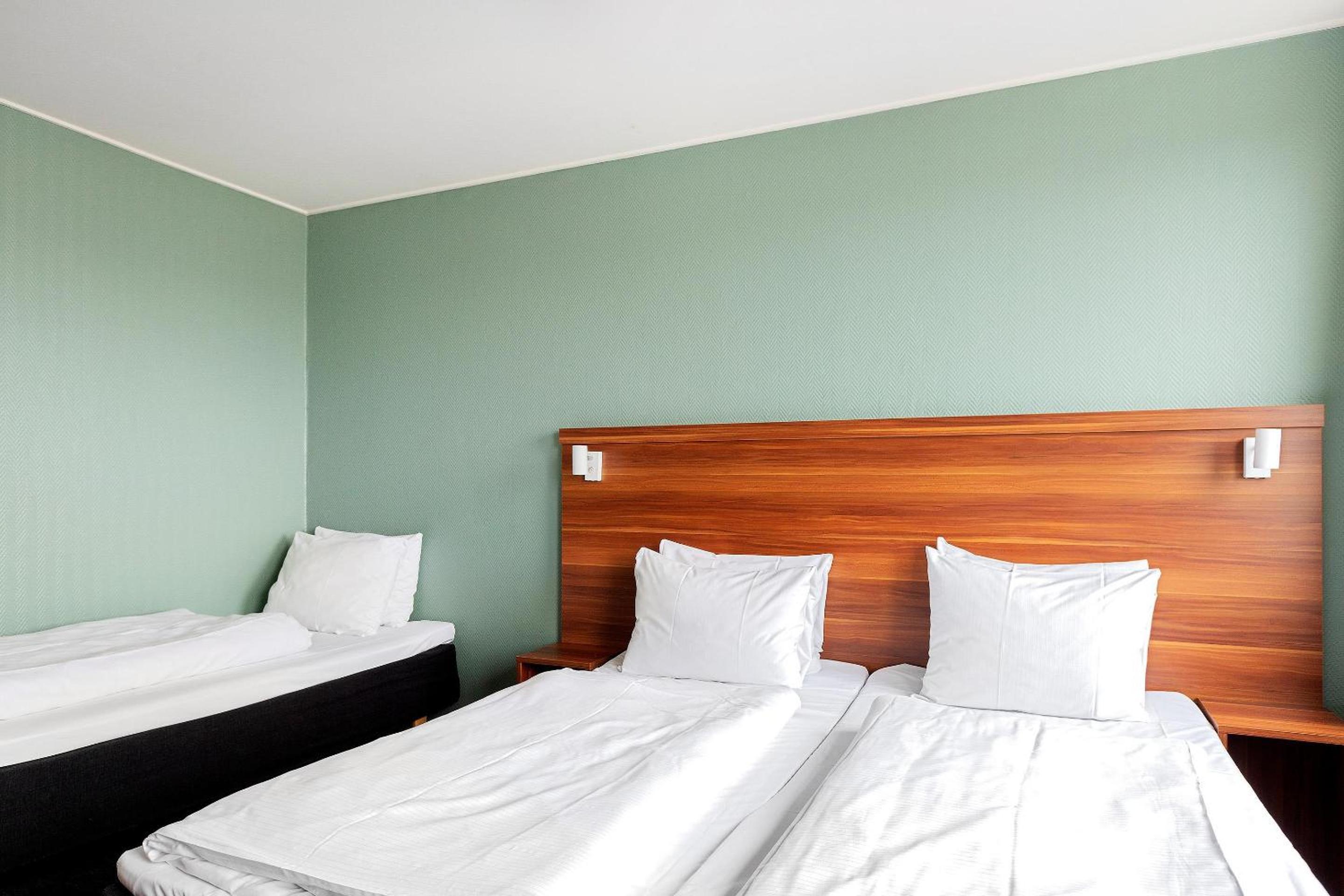 Standard Triple Room with Three Single Beds - Non-Smoking