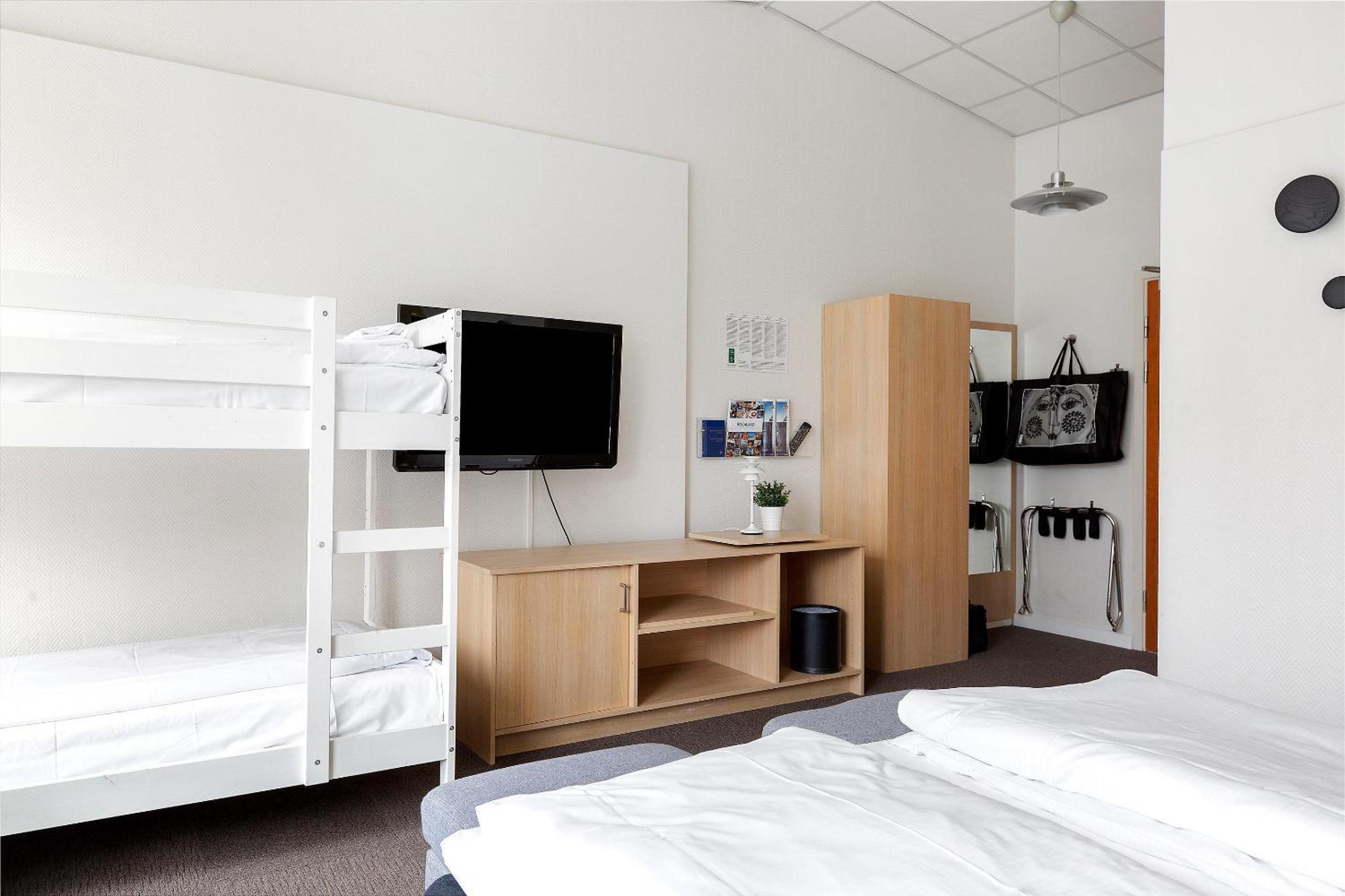 Family Room with Three Single Beds and One Bunk Bed - Non-Smoking