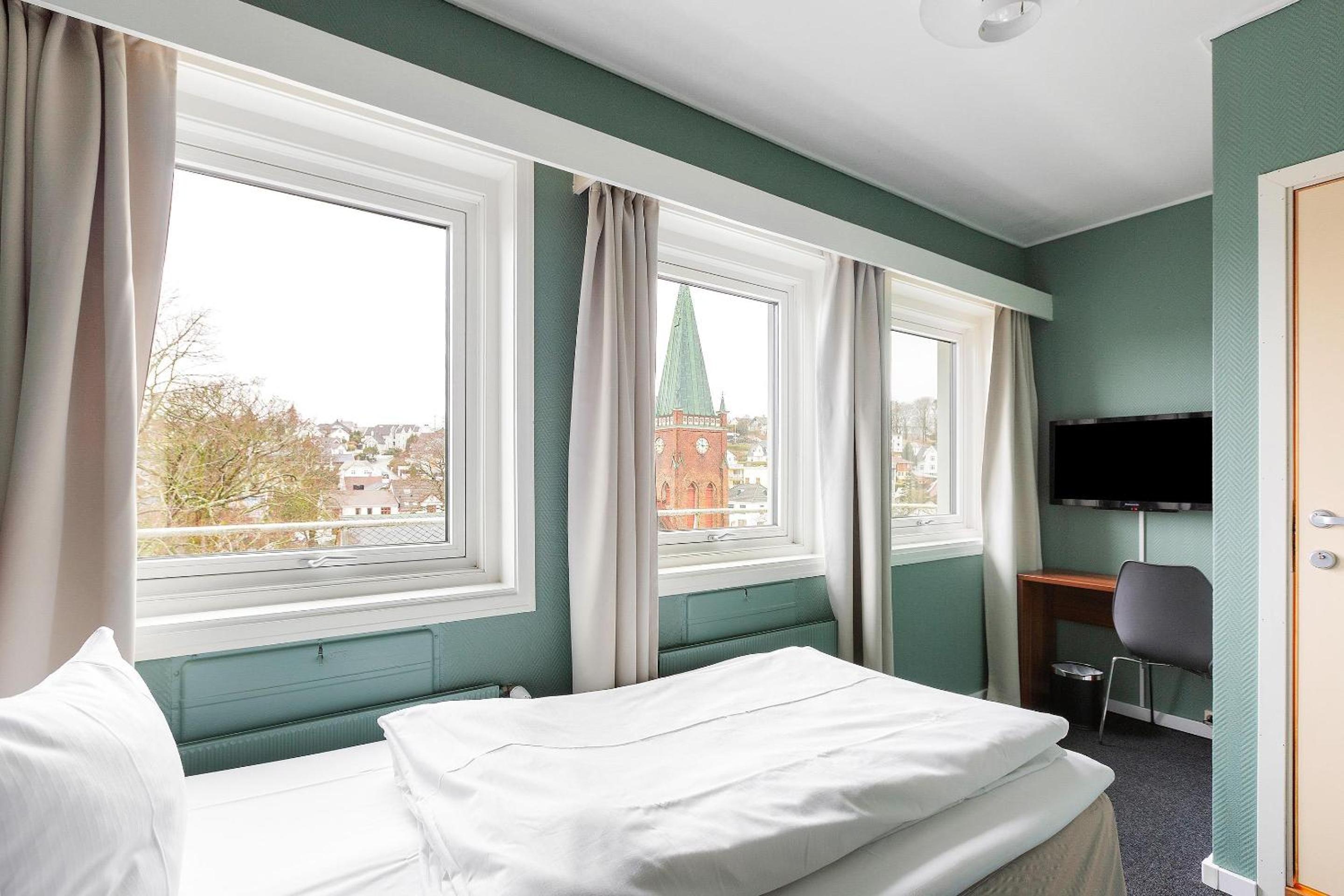Standard Single Room - Non-Smoking