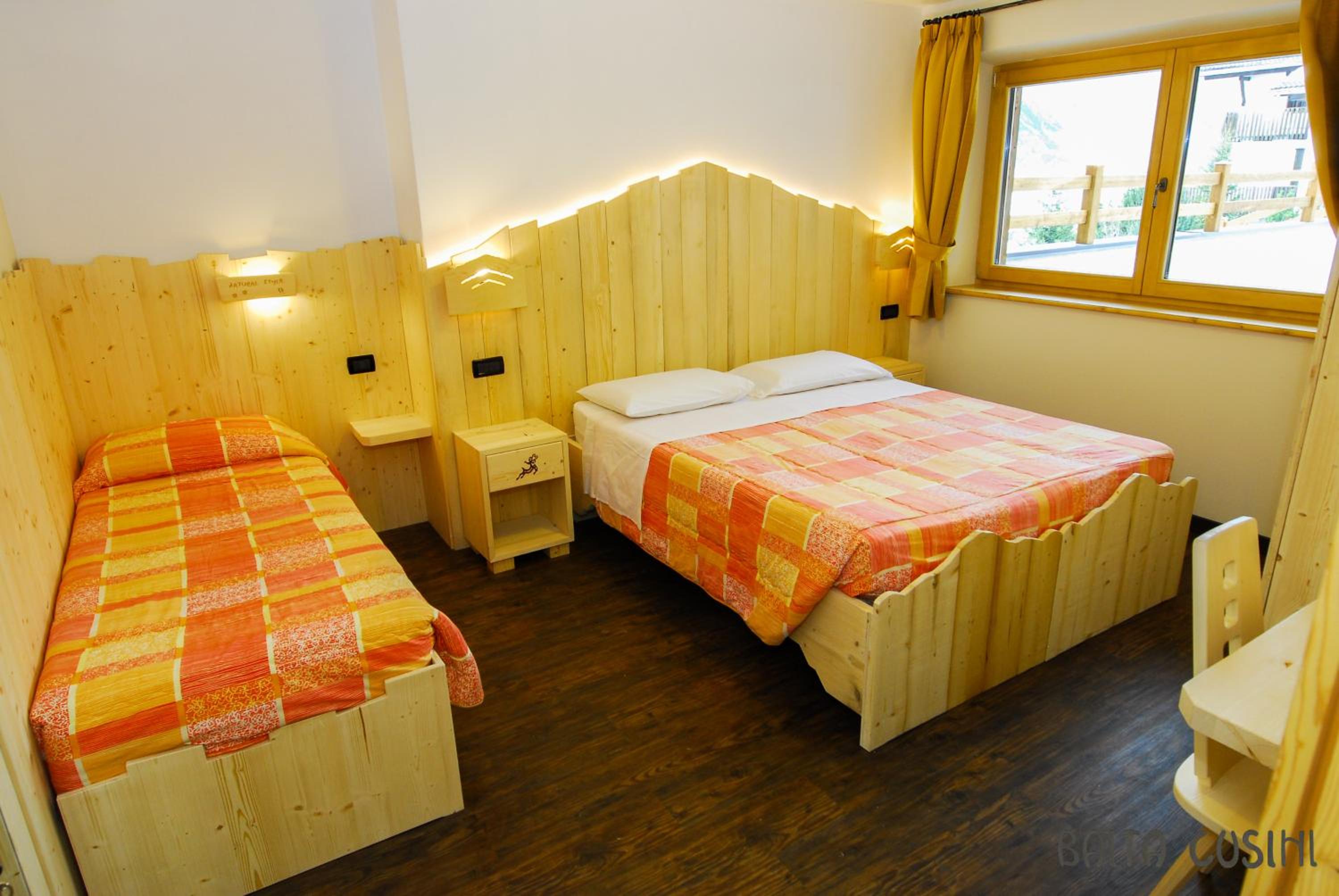 Deluxe Two-Bedroom Apartment (6 Adults)  photo 1