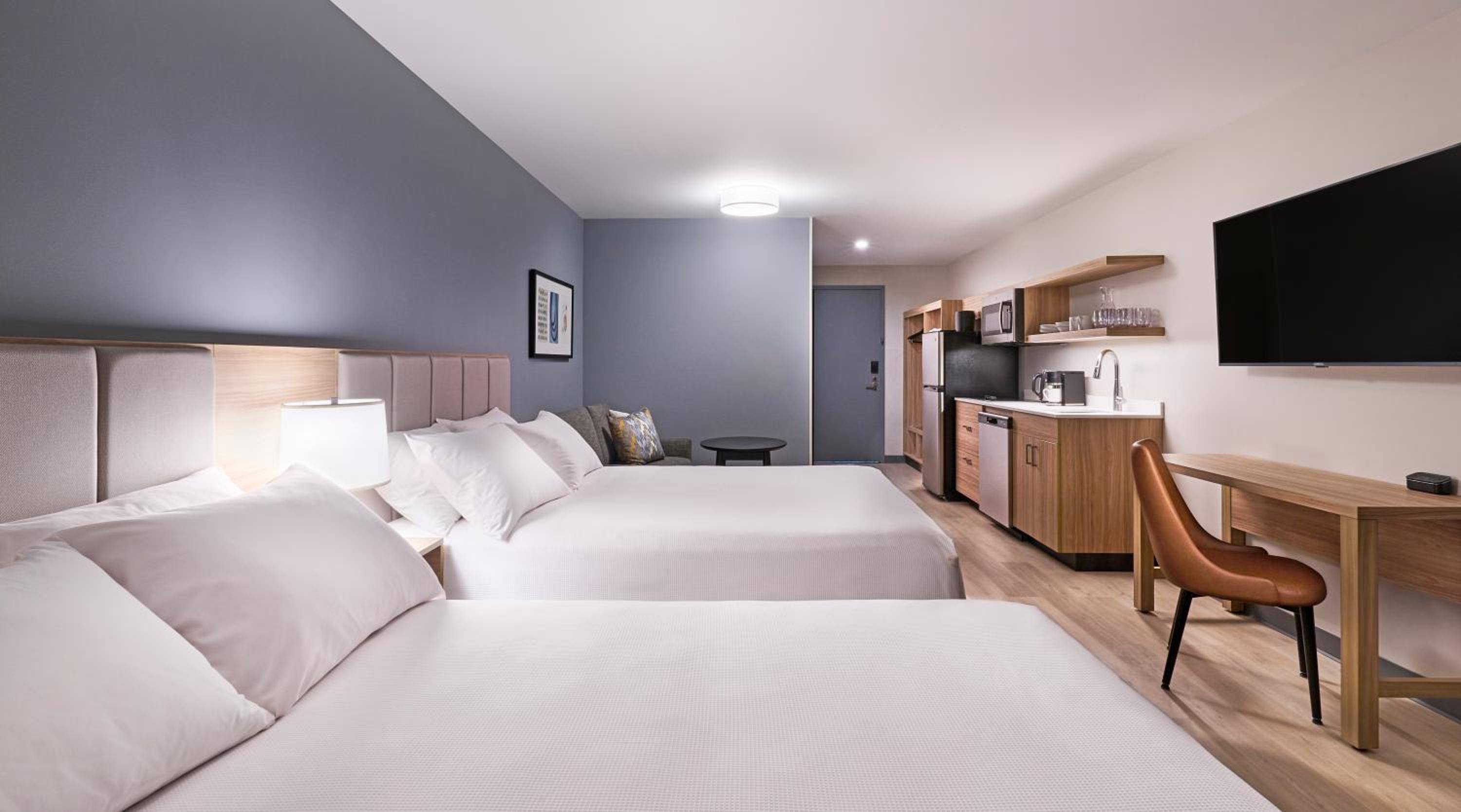 Queen Studio Suite with Two Queen Beds - Accessible Tub
