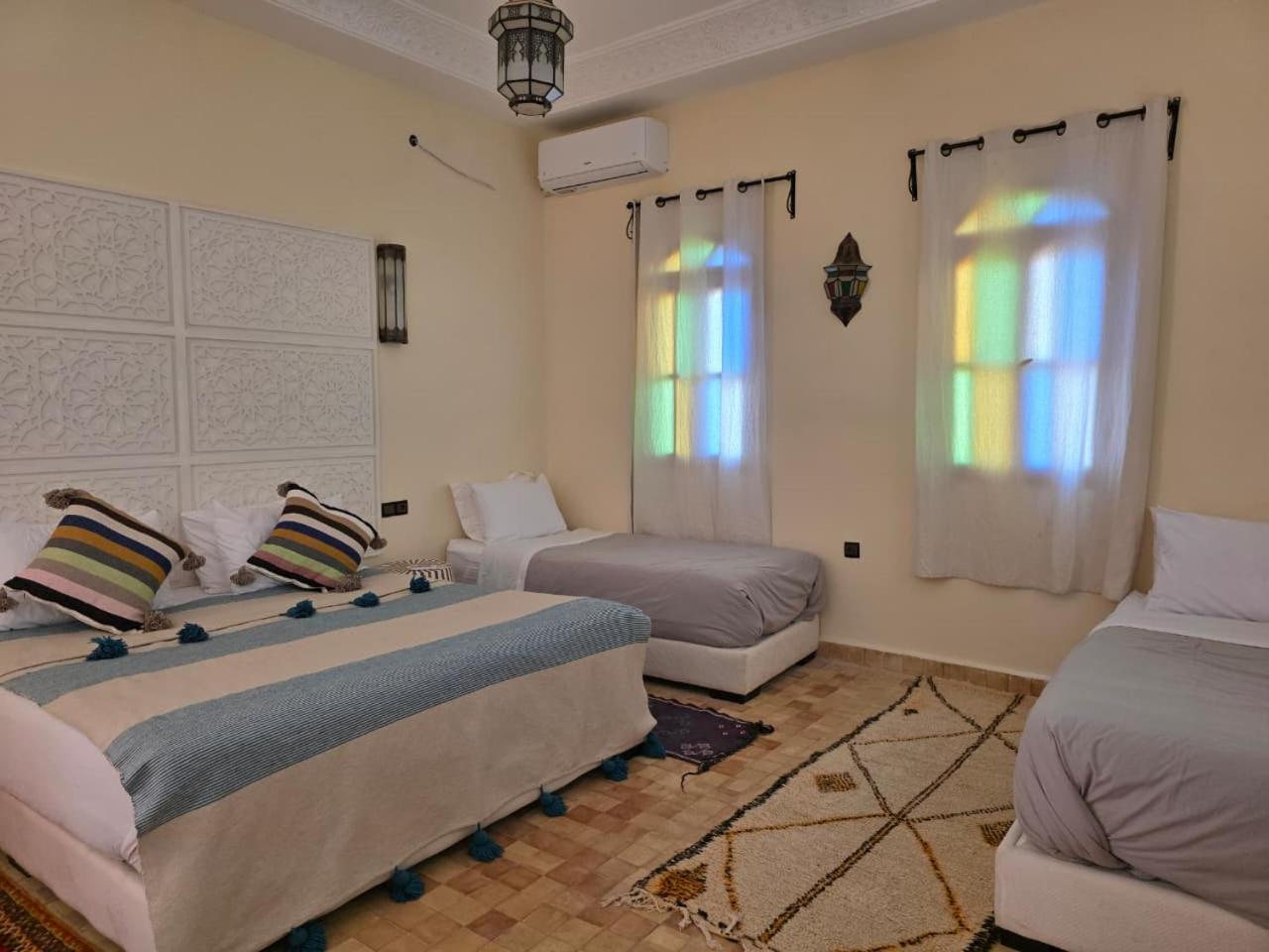 Queen Suite with Pool View - Photo 2