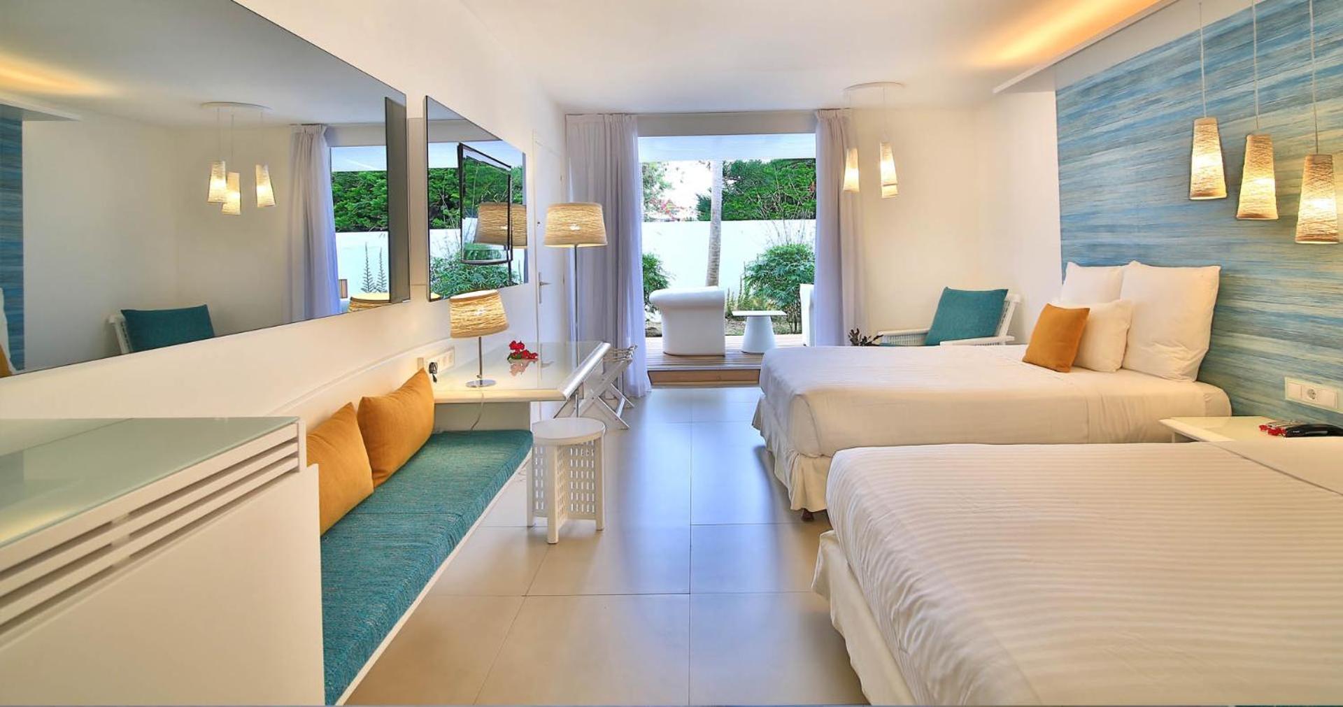 Classic Room with Terrace and Two Double Beds