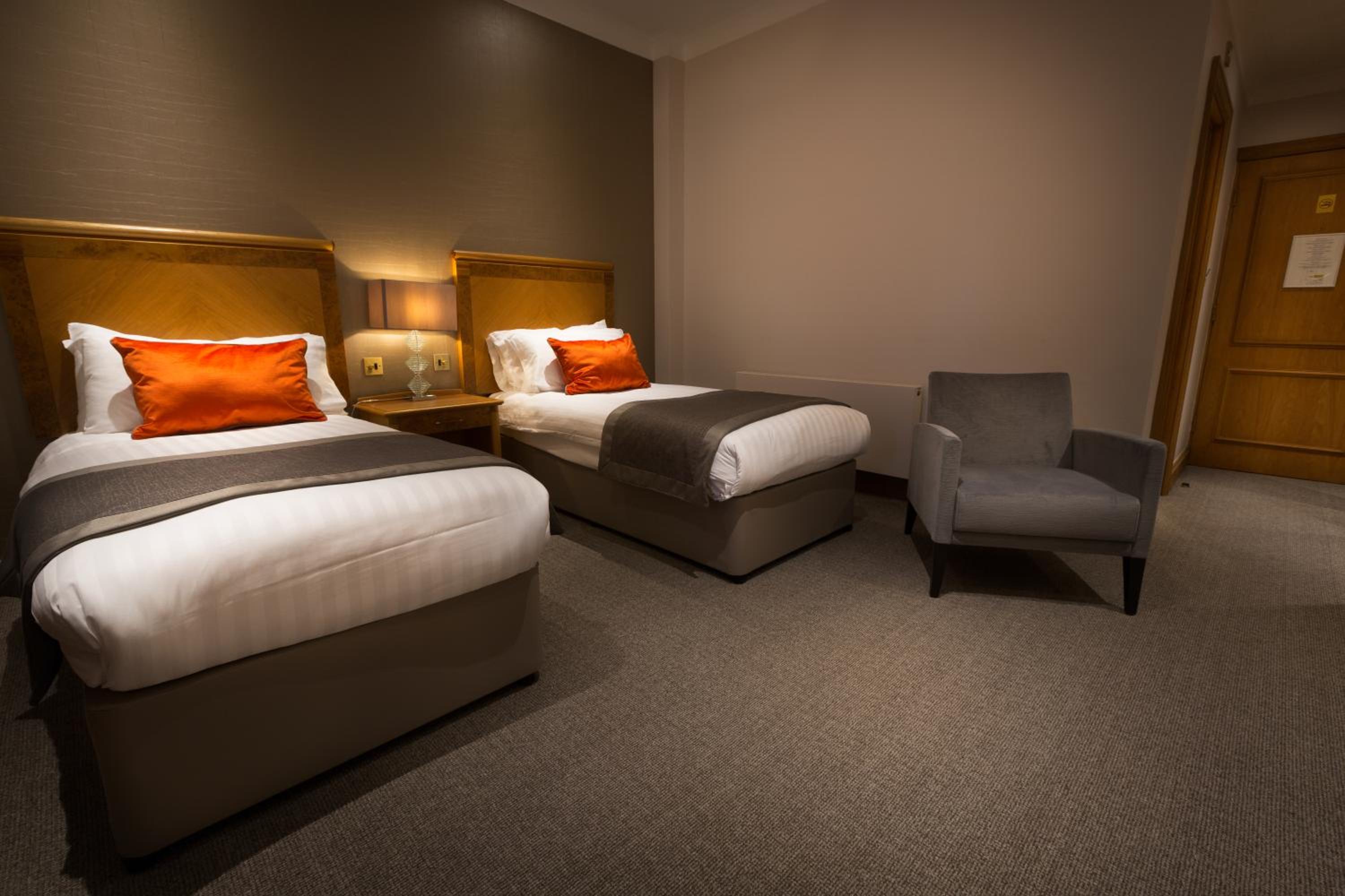Superior Twin Room - Photo 4