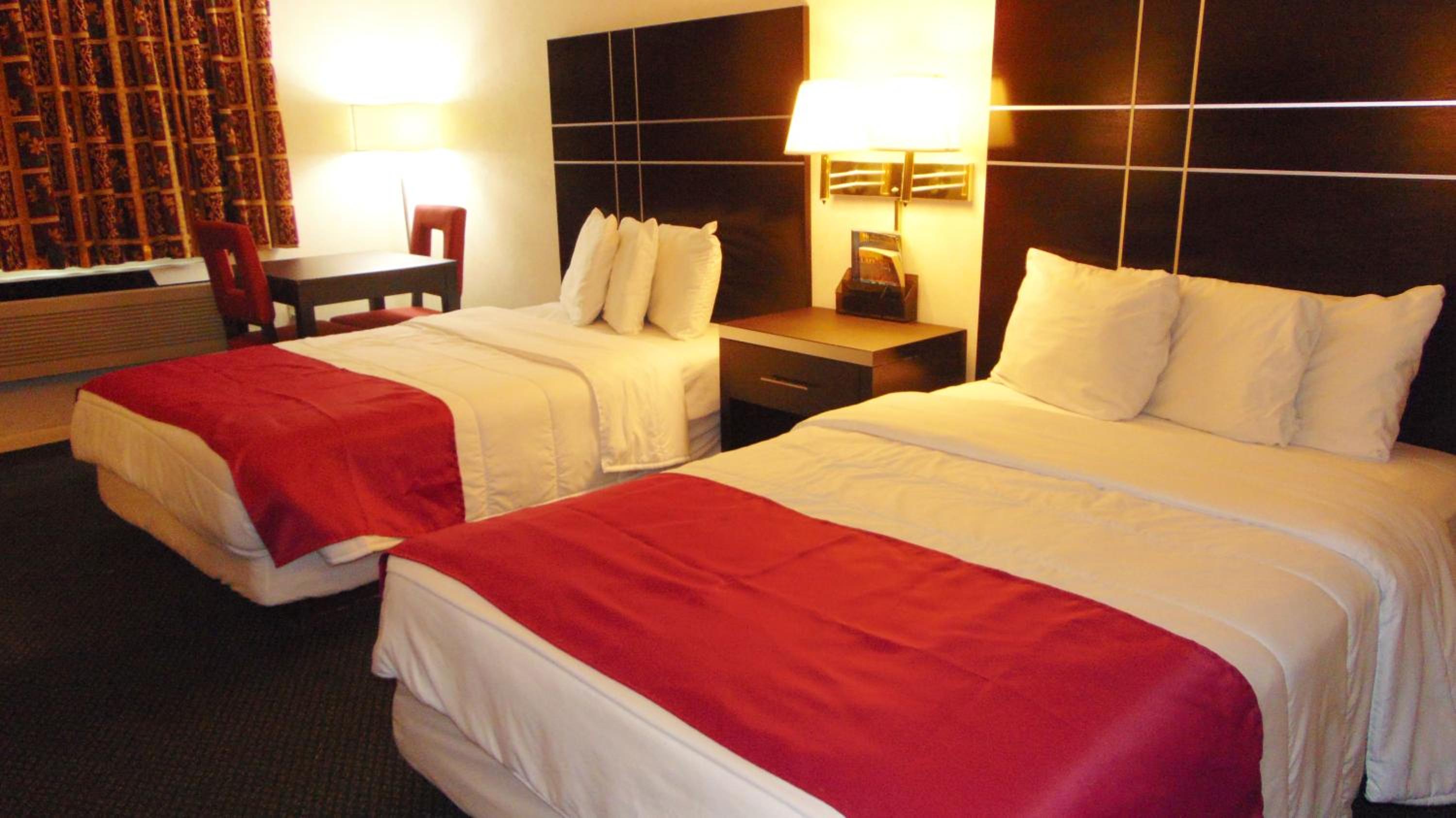 Double Room With Two Double Beds - Non-Smoking photo 2