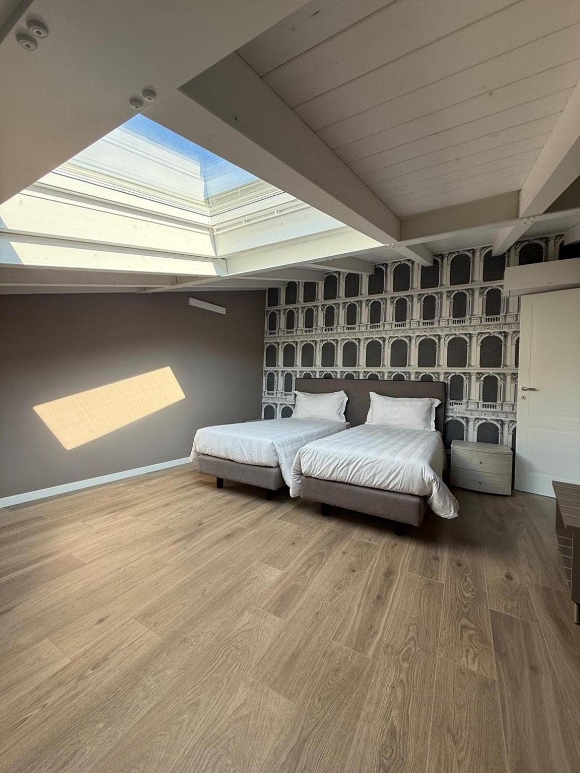 One-Bedroom Loft Apartment - Separate Building  photo 3