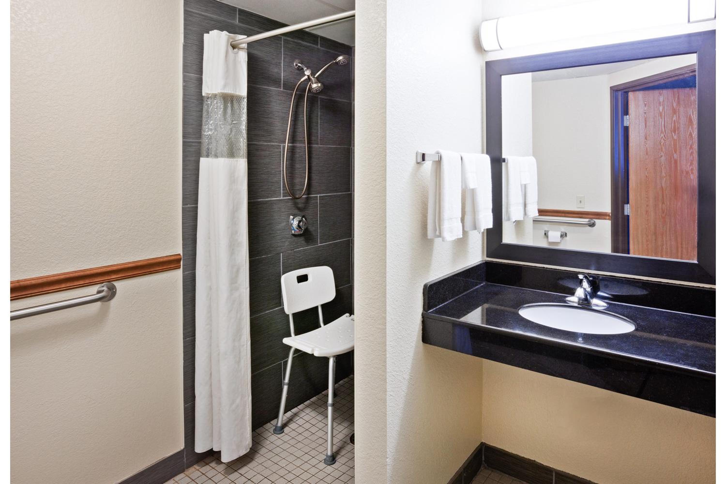 King Room - Mobility Access/Non-Smoking