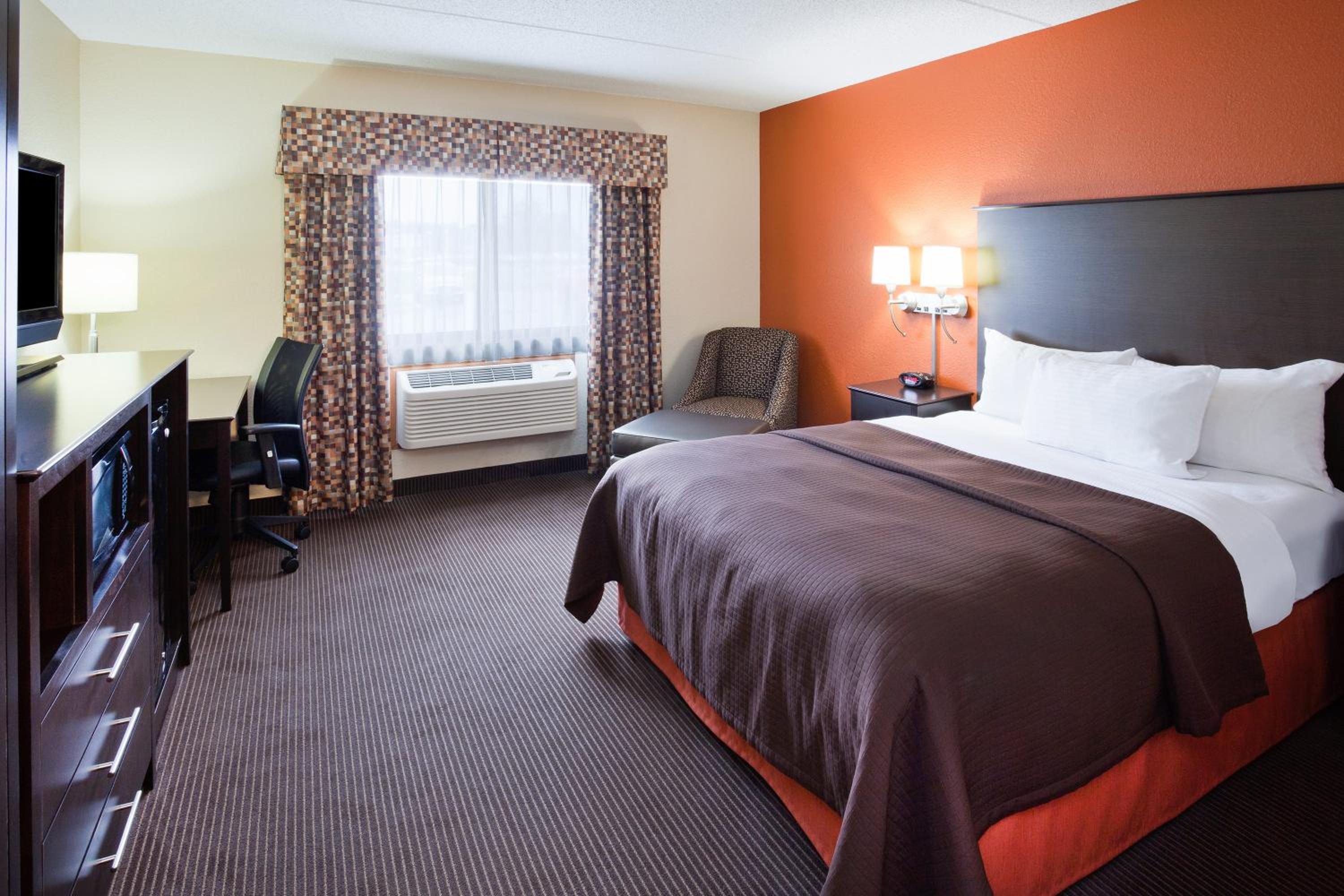 King Room - Non-Smoking photo 3